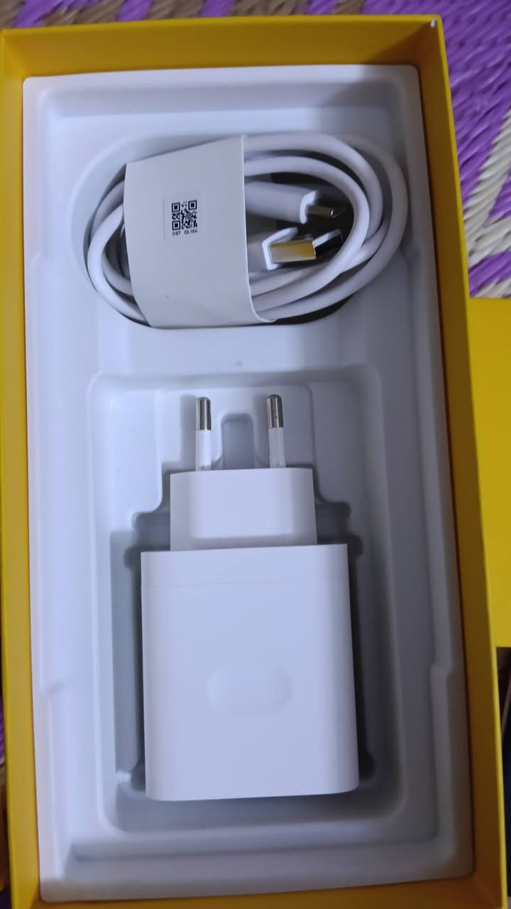 ريلمي 14 برو بلس ذاكره 512 الرام 14 + 12 مستخدم شهر ملحقات كامله السعر 425 الرقم *********** بغداد الحسينيه
