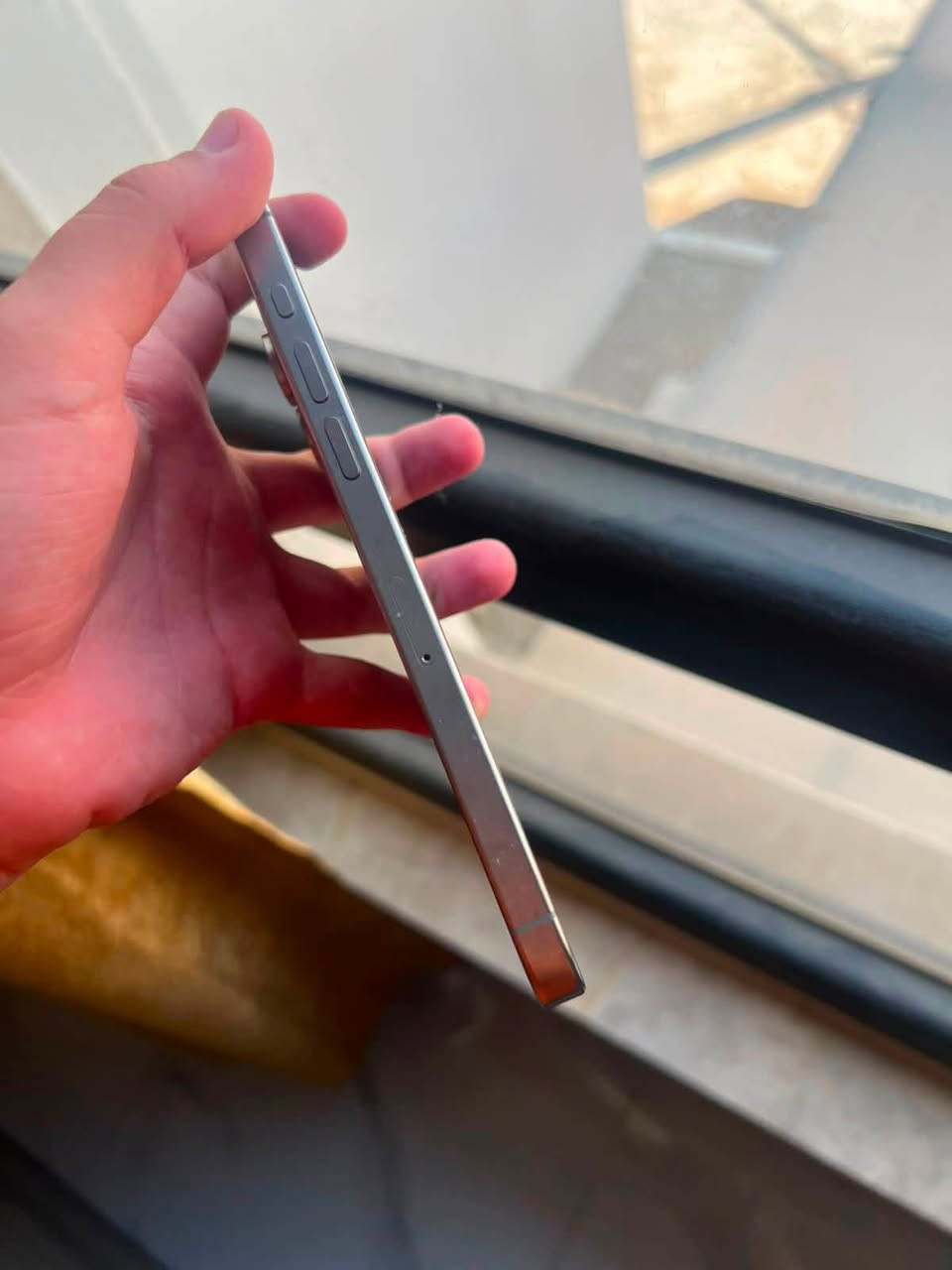 15pro max
بطاريه 86
تك
مامفتوح 
ذاكره 256
ويه كارتون الاصلي او كيبل الاصلي  سعره مليون و 20 الف 
***********وتساب موجود والخاص مفتوح
