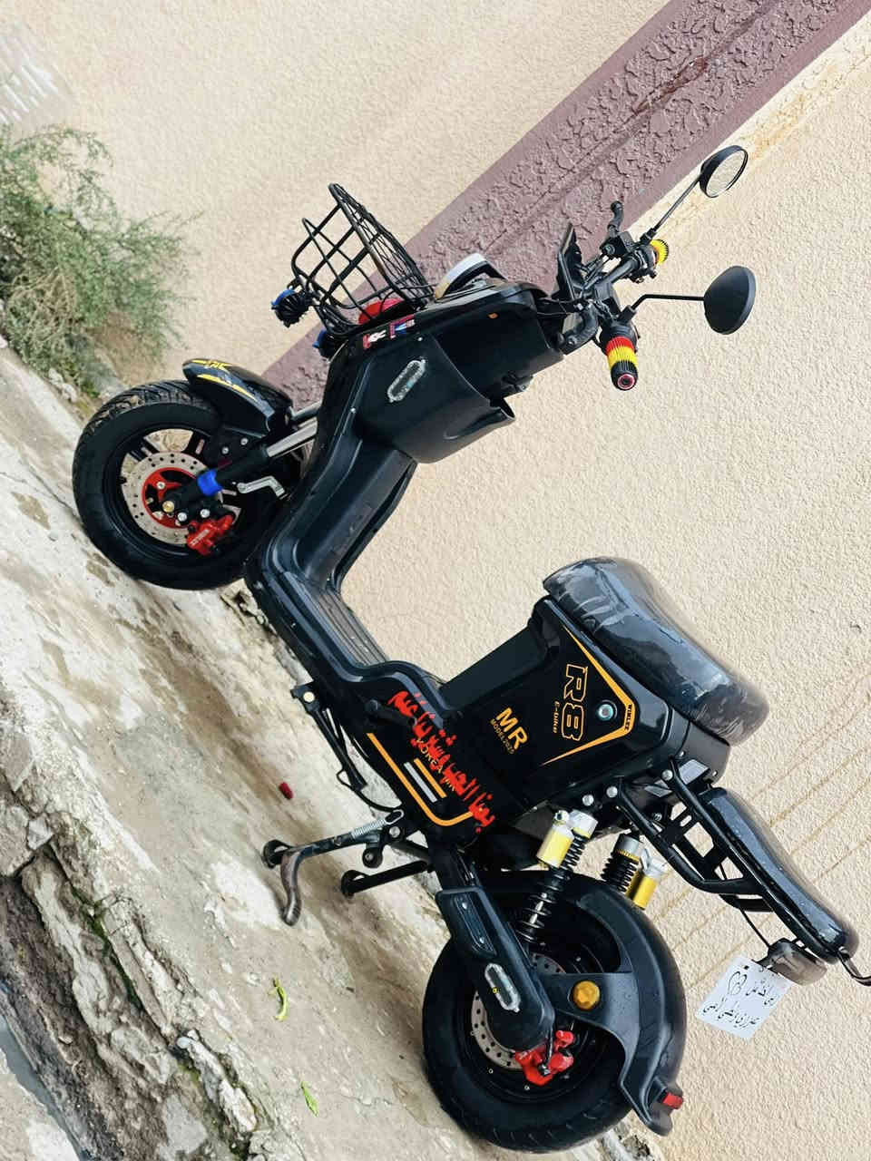 سلام عليكم اخوان دراجه R8 المرغوب والمعروف بسوك مستخدم شهرين فقط تجي تشوفو كدام عينك احله من الصور 5 بطاريات 32امبير شرط كلشي احمل بيها سرعتها 109 عقل رياضي تجي تشغل وتمشي العنوان موصل حي الاخاء سعر 425 بيها مجال  ***********
