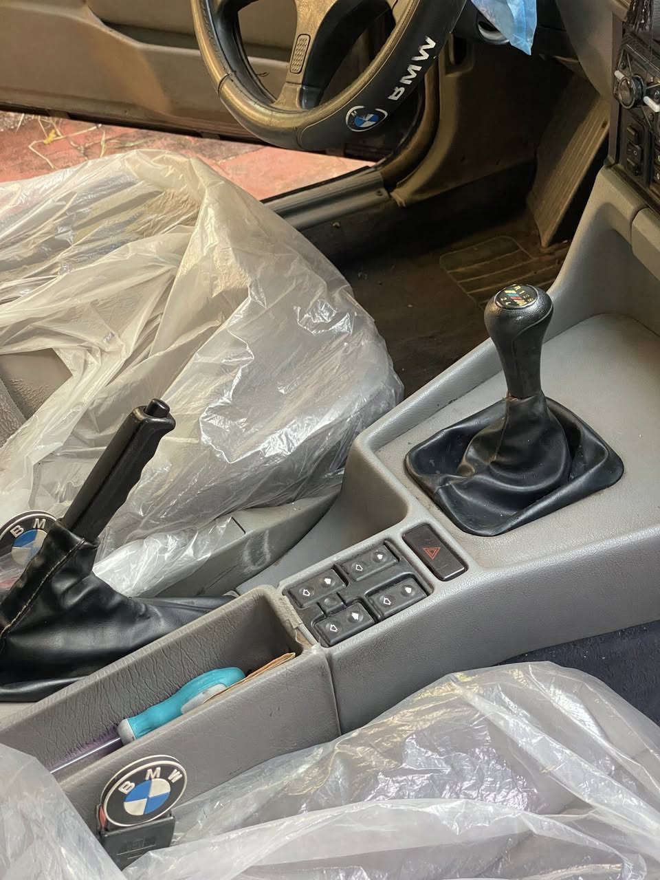 اعادة نشر بسبب الوعود الكاذبة
بي ام وارد ياباني 
موديل 1990 
رقم اوربي جديد 12 نينوى
كابون موصل بيها 
مكينا اصل520i كبس فانوس
كير عادي
تبريد قطعتين ثلج عل سويج 
لون نيلي 
مصبوغة عام جماليه
حادث مابيها نهائي 
كير ومحرك شرط 
اكسل قفل 
جامات كهرب 
ويل خليه تايات جديدات
باتري جديد88A
لايتات سواره + زينون عالي 
كشنات جلد رصاصي
شلعتها حيل قويا ثاني بطناش
ما ناقصهاا شي
سعرها 54$ ومجالها حيل بسيط وما يشتري لا يكسر بالسعر السوك كلشي بي 
شراي تعال خاص وتشلع عيوني 
واتساب/اتصال  ***********
