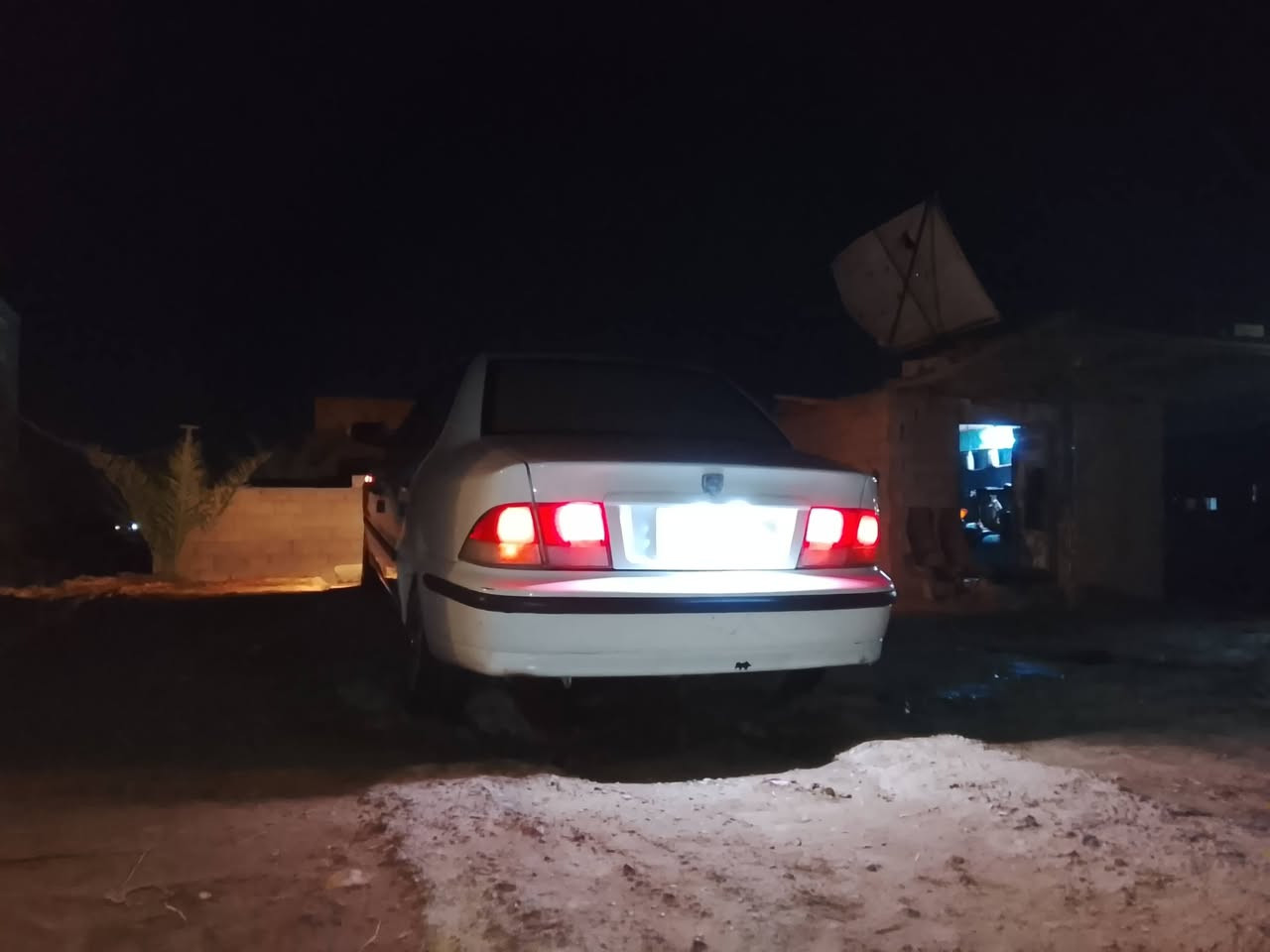 سلام عليكم سمند موديل 2010رقم ذي قار سياره مكفوله حداديه جديده تخم تاير تبريد ويه سويج دانوم جديد باتري جديد سياره كفاله عامه سياره جهازه كبل شارع ترايك وين ماعجبك سعر 42بيه مجال رقم***********
رقمي ثاني *********** انتصل اني خادم
