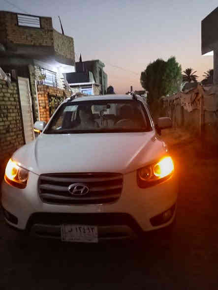 السلام عليكم سنتافي للبيع موديل 2012السياره فول مواصفات واحد ع واحد كير مكينه حداديه خير من الله مكينه2400 سبعه راكب بيها ثلاث قطع صبغ  السعر 133 السياره بسمي وبيها مجال الاستفسار 
***********
