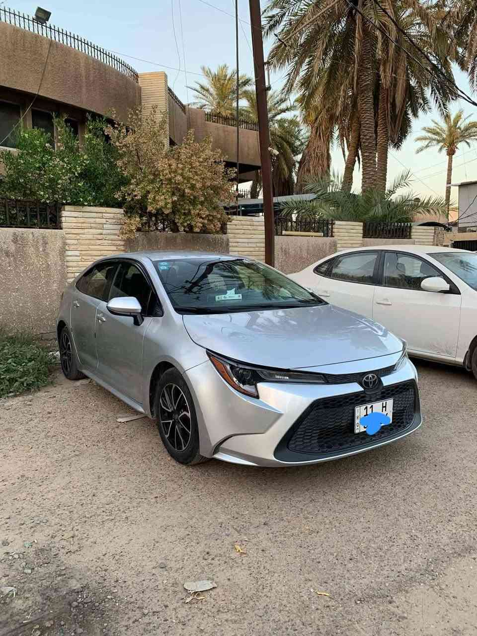 السلام عليكم 
كورلا وارد امريكي ياباني اصل بانزين2020 نص فول 
حادث جاملغ وباب بيها قطعه كلير فقط بدون ارباك 
بارد مكانين صغار سياره جاهزة بدون نقص هزه سنويه جديده تبريد مكينه كير مكفول سياره نشطه سونار ناشرة صور حادث 
ويل كب حجم 16 
محرك 1800 المرغوب 
سايد بريك بصمه 
رادار أمامي 
مانع تصادم 
تحذير خروج عن مسار 
كروز سرعه 
لايت زنون
داخل جلد اسود غرفه بلاك كلها 
شاشه لمس كامرا دواره 
اوتو هولد 
جام اوتو 
ماشيه 84 ميل مكان سياره الغزاليه باسمي 
*********** السعر ١٣٥ورقه بيها مجال بسيط
