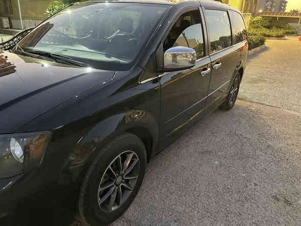 السلام عليكم 
من رخصه الأدمن
دوج كرفان 
موديل 2017
حادث بس باب السايق بدون ايرباك 
بدون دواخل 
صوره حادث بالمنشور 
بيها هم سونار موجود 
موصفات ابواب وجنطه كهرباء 
جام ٦ كهرباء 
كشن سايق كهرباء 
تبريد ٣ قطع ثلج 
فرس ارضي كشن منفصل 
كشنات جلد مخمل 
ويل وفجوج ١٧ بلاد
كير مكينه ٣٦٠٠ بلاد مامفتوح  
بجم كبس 
رقم شمالي السليمانية بسمي 
تحويل مباشر
مكان السيارة بغداد الكرخ 
السعر 170 بيها مجال 
ملاحظه 
مكلف بالنشر اتصل على صاحبها 
بالخير على طرفين 
***********
