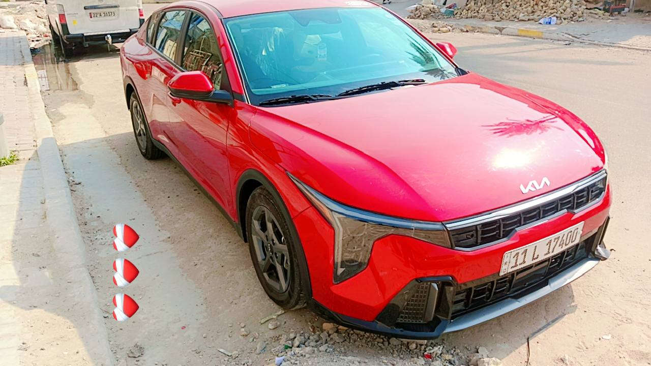 السلام عليكم كيه K4 مديل 2025 نص مواصفات ماشيه 18 كيلو سياره حادث كدامك صبغ فقط بنيد بدون فتح بكانه بيه بارده بل صندوك باقي مكفوله  نقص بس دفيوز خلفي بدون يرباك سياره رديترت شركه شرط تحويل ثاني يوم سياره بسمي رقم ***********/ *********** فقط شري يتصل رحمه ولديكم السعر 175 بيه مجال قليل
