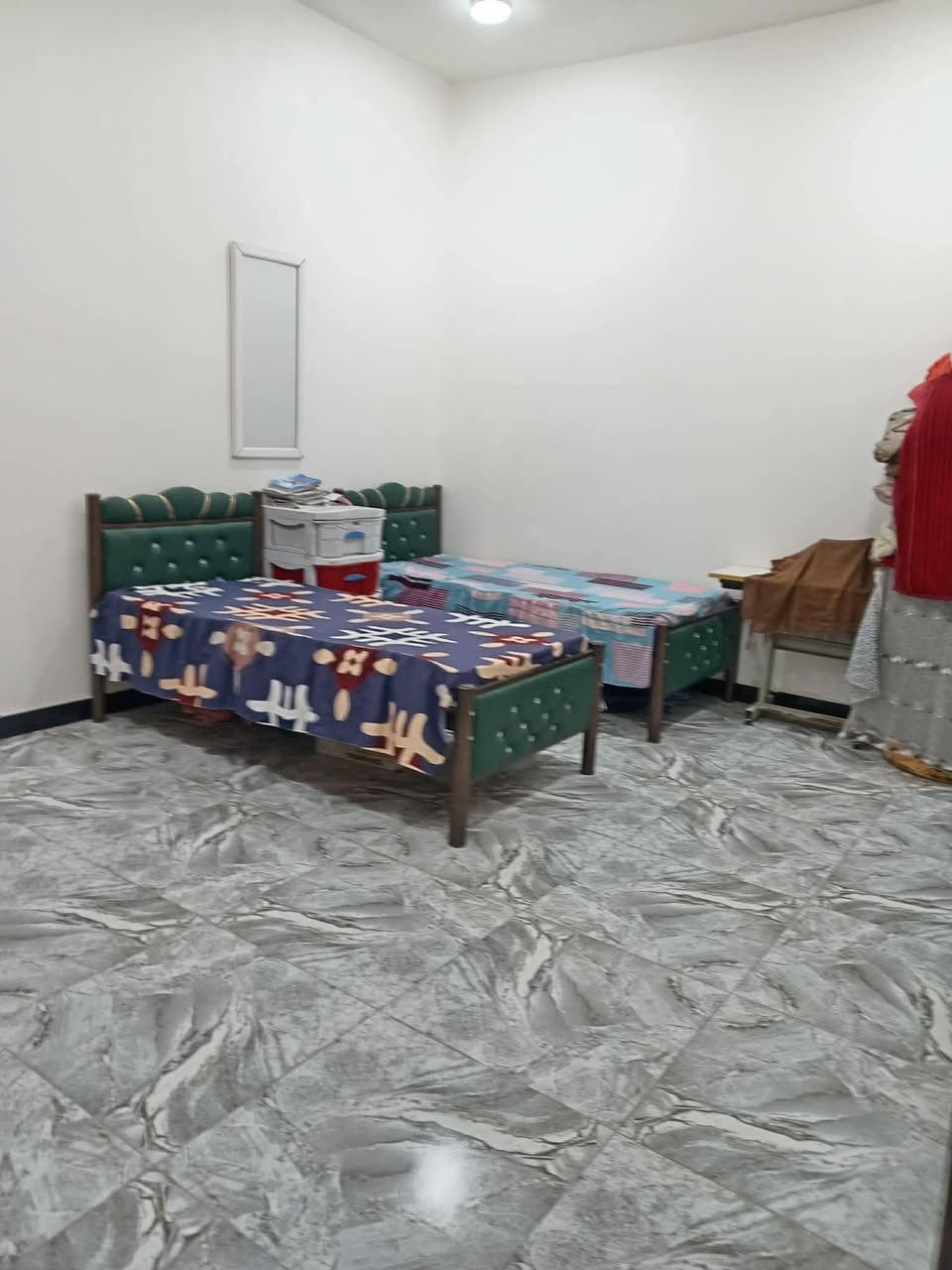 السلام عليكم 
دار للبيع المكان بكرلي التقسيم الجديد قرب بيت اشكح 
المساحه 300م طابو زراعي سند السعر 130
*********** أي ستفسار أتصل أو تتفضل خاص 🏫 وبيك خير وتدلل بيت كامل الخدمات مى كهرباء وتبليط بابكم
