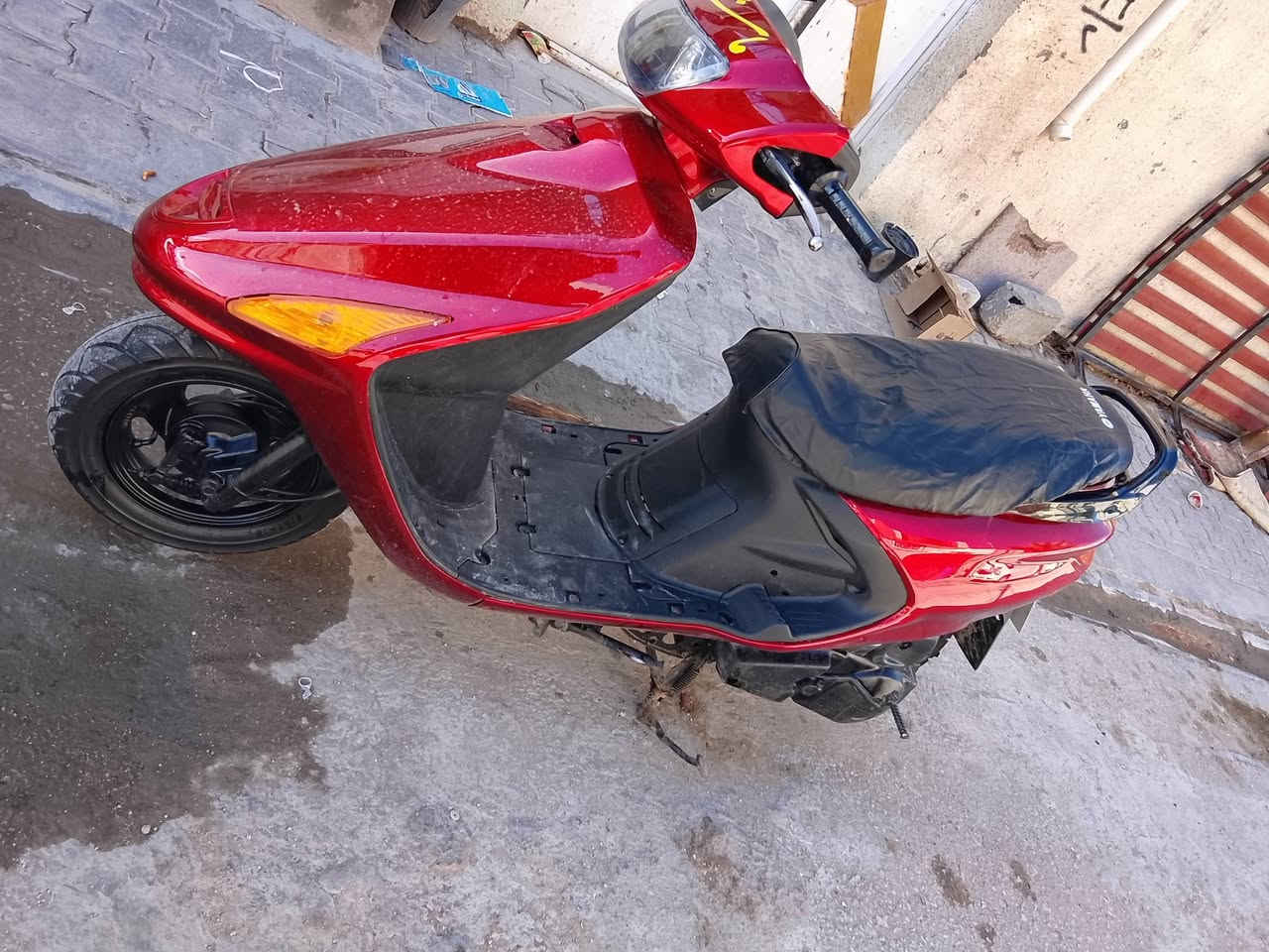 سلام عليكم دراجه فراشه البيع ما مفتوحه كهرباياته شغاله جديده  الدراجه نزلته من حاويه صالي شهر من اخضته شلعه فول معدل الدراجه ما عايزه شي مكاني نجف بل عافيه الي ياخضه الرقم ***********
