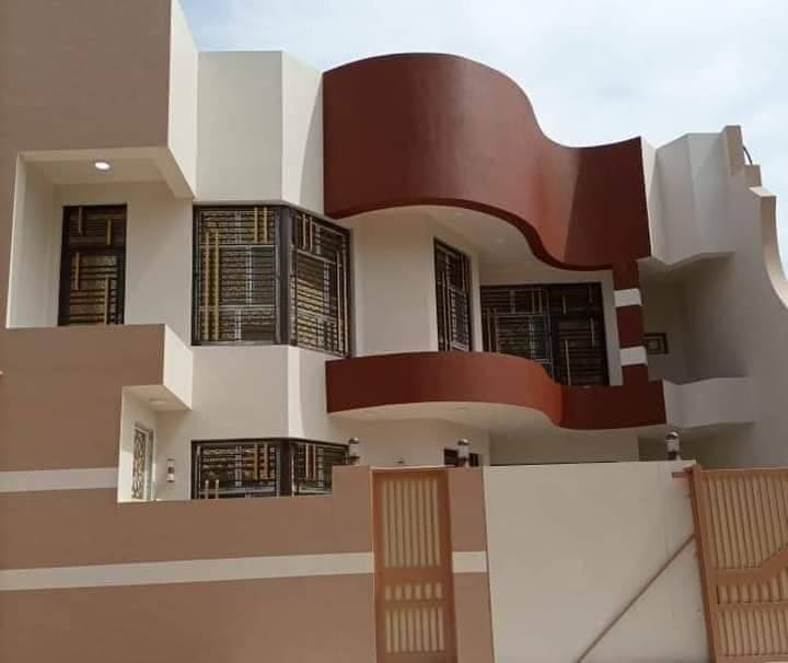 السلام عليكم موجود صباغ اشتغل واجهات المنازل وداخل المنازل والديكور بديل الخشب وبديل الرخام واشتغل سقوف ثانويه وسحبات البورك جاهزه باسعار كلش مناسبه واعمل جميع المحافظات شغل حلو ونظيف درجه اولى 100% والعمل قدام عينك بالصور استفسار على هذا الرقم واشتغل الشبابيك تنظيف وصبغ ***********
