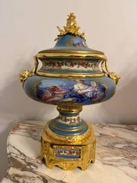 سيفرس • بورسلين يدوي • برونز مذهب