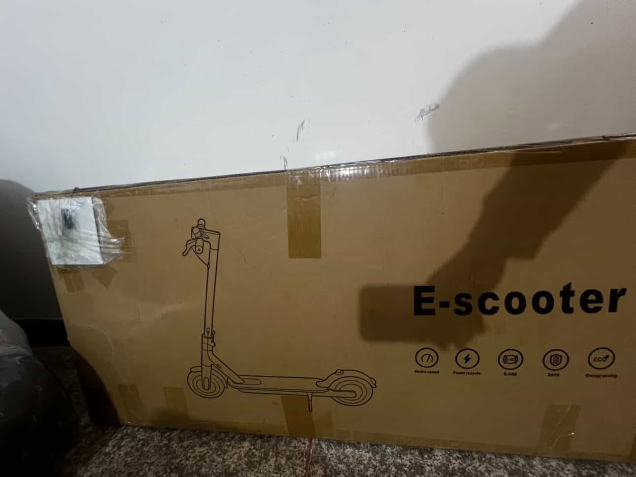 السلام عليكم شباب 
عندي هذا السكوتر شاومي 2025جديد بالباكيت
سرعته 30-35كم/س
وزنه15-20كغم
يتحمل100-120كغم
تياراته نفخ كبار
السعر 475 و بي مجال للشراي 
هذا رقمي للتواصل واتساب او اتصال لان ماسنجر مغلق ***********
