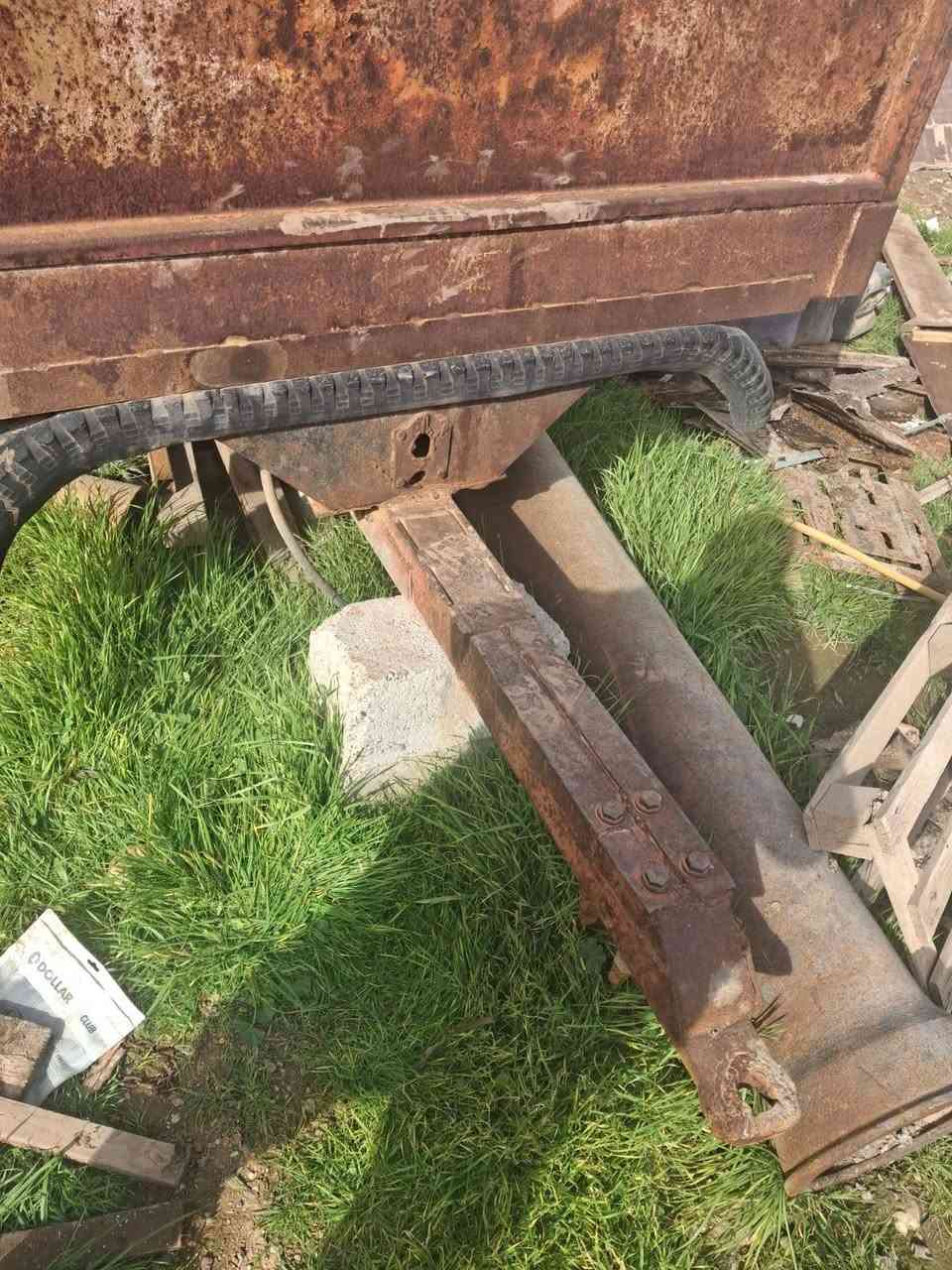 سكندريه بدون خياس بدون لحام جك شرط قلاب نظيفه وضع شركهعربانه جاهزة من كل شي السعر 900 الف بيها مجال شي قليل ((((((  ***********
