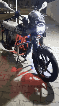 اخون مكلف دراجه سلونك ديوان مديل 24 مستعمل 32 يوم جديد منفيس بصمات سويجات دراجه تخبل وشرط تجي وتشوف بعينك زيرو لون يخبل مكاني مجمع الدور محرك 200 ضاغطه. هورن بوش اصلي زنون امبثري جديد مفوله السعر مليون 300 وبيها مجال اتصل وتشلع عيوني ***********
