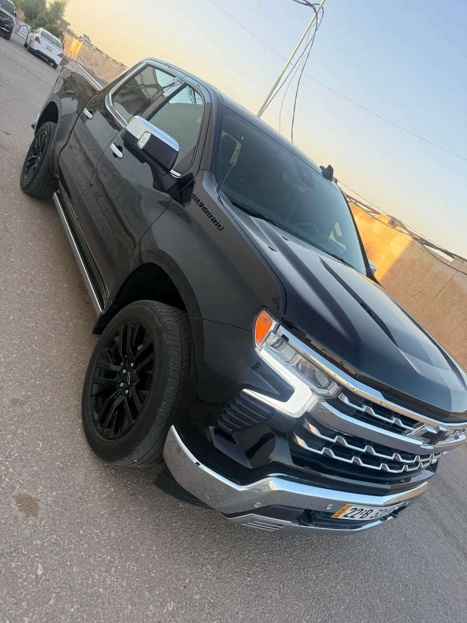 شوفر سلفرادو 2025 LTZ
ماشية 9000
‏السياره فول مواصفات 1/1 
بصمه فتحه جلد كراسي حار بارد 
محرك 8 سلندر 6.2
كزوزات رياضي من الشركه 
سبع كامرات محيطيه حساسات 
السياره بدون صبغ بدون تبديل 
بيها فقط مكانين بارد 
مكان السياره النجف 
للاستفسار الاتصال 
***********
