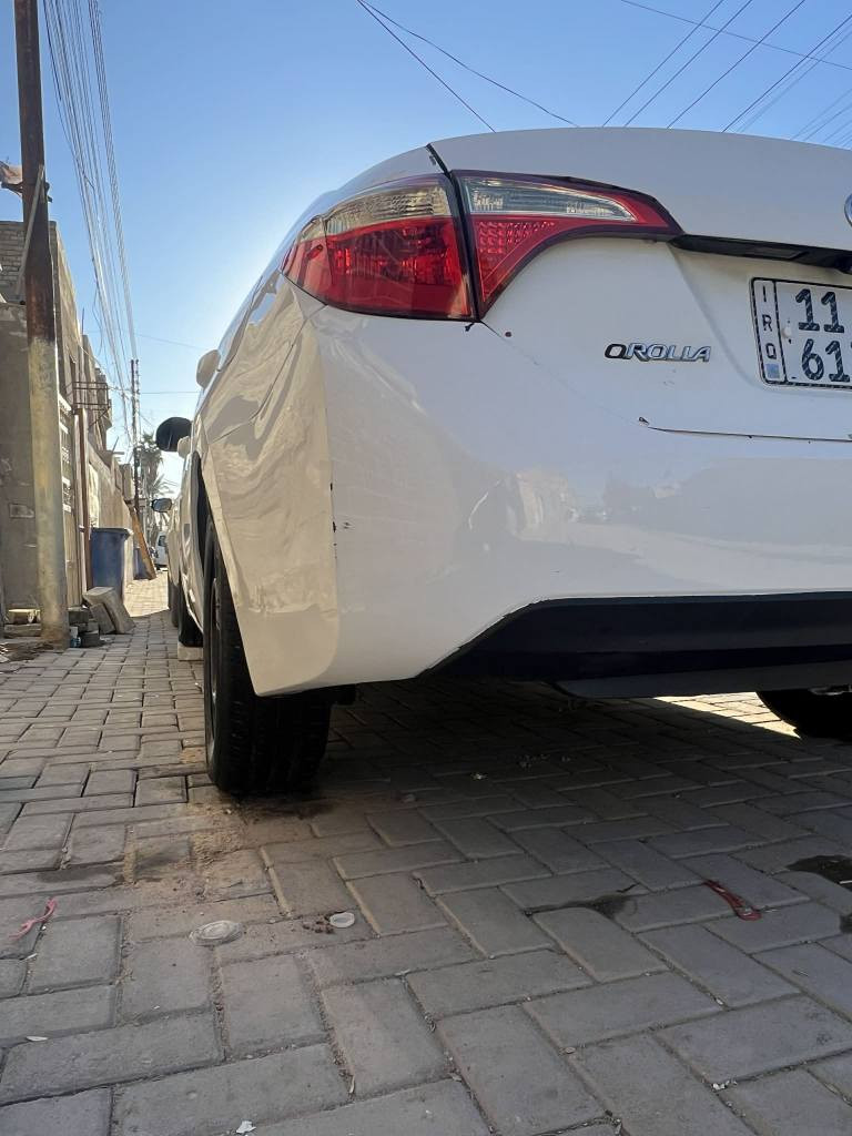 السلام عليكم كورلا للبيع 2014 راد أمريكي حادث من امريكيه اموضح بل صور او اهنا بلعراق جاملغ المامي بارد او مصبوغ عله كده  لا واخل ولا شواصي السياره نضيفه بمعنه الكلمه دوشمه بسمي ***********  السعر 123 بيه مجال  المكان بغداد
