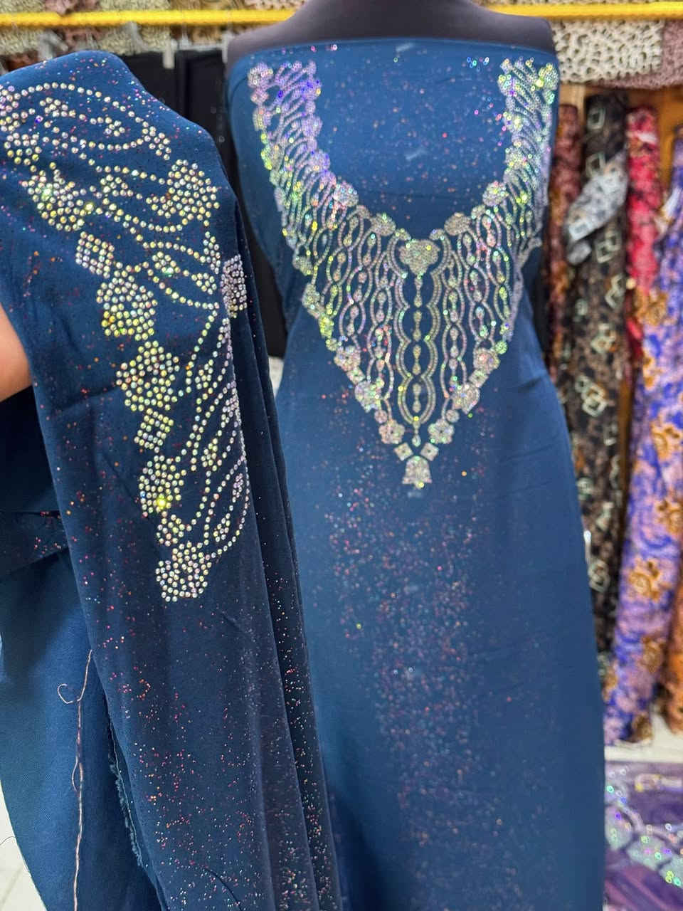 ✨ كشمير كابوي مطاط – قماش اللمع الفاخر ✨

مطرز صدر ووردن بستراس حراري أصلي شرط الغسالة، مع خامة قماش وشذر عالية الجودة ومضمونة.

🌈 متوفر بأكثر من 20 لون مميز يناسب جميع الأذواق.
📏 القطعة كاملة جاهزة للتفصيل بمختلف الموديلـات.
💰 سعر القطعة فقط 11,000 دينار.

📦 متوفر مفرد وجملة
🚚 توصيل لجميع محافظات العراق

سارعوا بالحجز قبل نفاد الألوان المطلوبة 🤍


**إذا كنت صاحب هذا الإعلان وتريد حذفه لأي سبب، رجاءا أرسل رسالة إلى الدعم الفني**