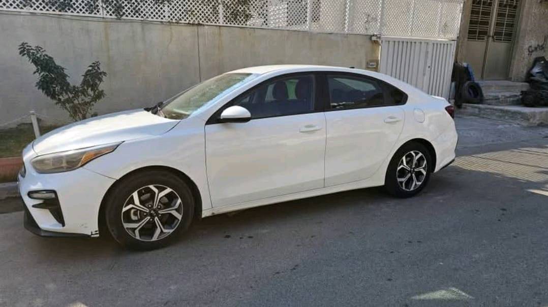 السلام عليكم

 للبيع فقط بدون مراوس  کیا فورتی 2021 لون ابيض رقم اربيل

 حادث امامي وخلفي ، جاهزة مكملة  تشغل وتطلع

السعر 130 بيه مجال حق العملة والجية

صور الحادث اليشتري يدلل موجودات وكلشي يريد تفاصيل يدلل

 ماشيه 44800 ميل الاف قابلة للزيادة

مواصفات السياره🔽

 1️⃣ شاشه جبيره + کامره دواره
 2️⃣ تحكم استيرن كل الجهات
 3️⃣ ثلاث انظمه قياده / سبورت / نورمال / سمارت
 4️⃣ ويل كب دسكاات خلفي امامي
 5️⃣ بلوتوث + اواكس 
 6️⃣رادار امامی
 7️⃣ نضام تحديد مسار للسياقه الالكترونية
 8️⃣ مانع انزلاق + كروز سرعة
 9️⃣محرك 2000 شرط بدون دوانز 
🔟 حساس خلفي

السياره سيرفس كامل دهن فلاتر وبانزين محسن كلة
 السياره  بأسم شركه  وسنويه لحد 2027/3

رقمي للاستفسار ***********
العنوان بغداد حي جميلة