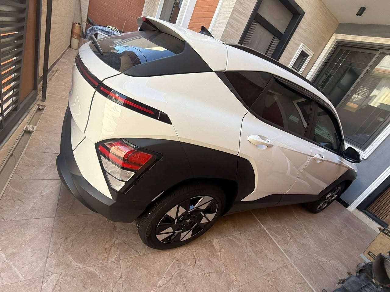 السلام عليكم
كونا ٢٤ فول موصفات مكينه ٢٠٠٠دوش حادثه بنيد 

فقط قطعه بدون دواخل

موصفات 

بصمه 

تشغيل عن بعد 

كير تعليك
رجاج استيرن
مخمل اسود
توقف ذاتي 
كشنات تدفئه
تحديد مسار 
شاحن لاسلكي
سايد بريك دكمة
رادارات امامي وجانبي وخلفي
اوتو هولد
شاشه متصل

تبريد قطعتين

لد امامي خلفي
انظمة قيادة متعدد
ويل كروم

اشاير بالمري

السياره هزة جديد وترقيم جديد بابل 18

مكاني بغداد

السعر175 وبي مجال 

***********
