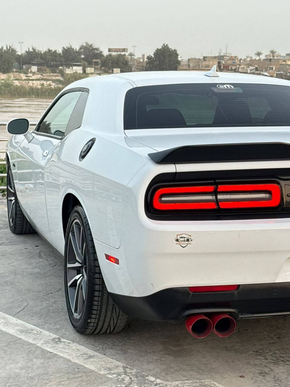 ​🏁 دودج تشالنجر R/T Last Call 2023 - Super Track Pak
1. اصدار اخير اخت الزيرو 
​ماشية: 6600ميل فقط 
​رقم اربيل باسمي
​نظام الصوت: سستم سماعات من Harman Kardon.
​مقعد السائق: تحكم كهربائي
​كاميرا: كاميرا خلفية. حساسات خلفية.
​الحادث: حادث أمامي (كما هو موضح بالصور)
* Not    ملاحظة******
* السيارة عليهة برمجة مراوح وتقليل صرف الوقود ومزودة باكزوز رياضي ودفيوزر من شركة  BIG BOZ وعليهة اكس بايب اكزوز
للتواصل : ***********/***********
