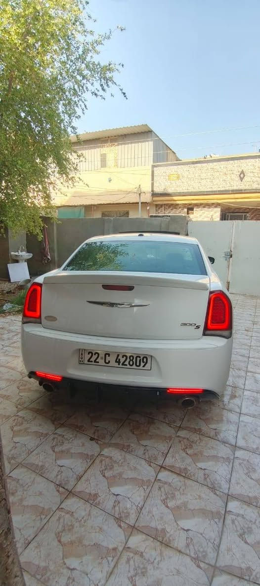 سلام عليكم وبامه موديل 2016خليجي مكفول كفاله عامه فول مواصفات S جاهز من مكينة وكير وحداديه وتبريد وتخم تاير رقم اربيل انكليزي السعر 198 وبيه مجال قليل العنوان بابل مركز مدينة ***********
