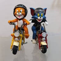 مجسمات توم وجيري • قطعتين • توم ناقص قاعدة