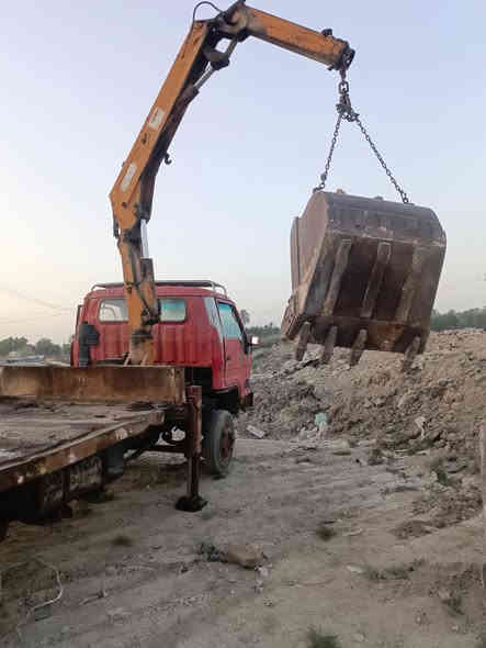 السلام عليكم بيع مستعجل 
من رخصه الادمن المحترم تم اعاده النشر بسبب الوعود الكاذبة 
كرين دانيا موديل 92 رقم نجف الماني ممطلوبه گلشي كير ومحرك نظيفات جهاز نظيف سعره 35 وبيها مجال مكانه حله ***********
