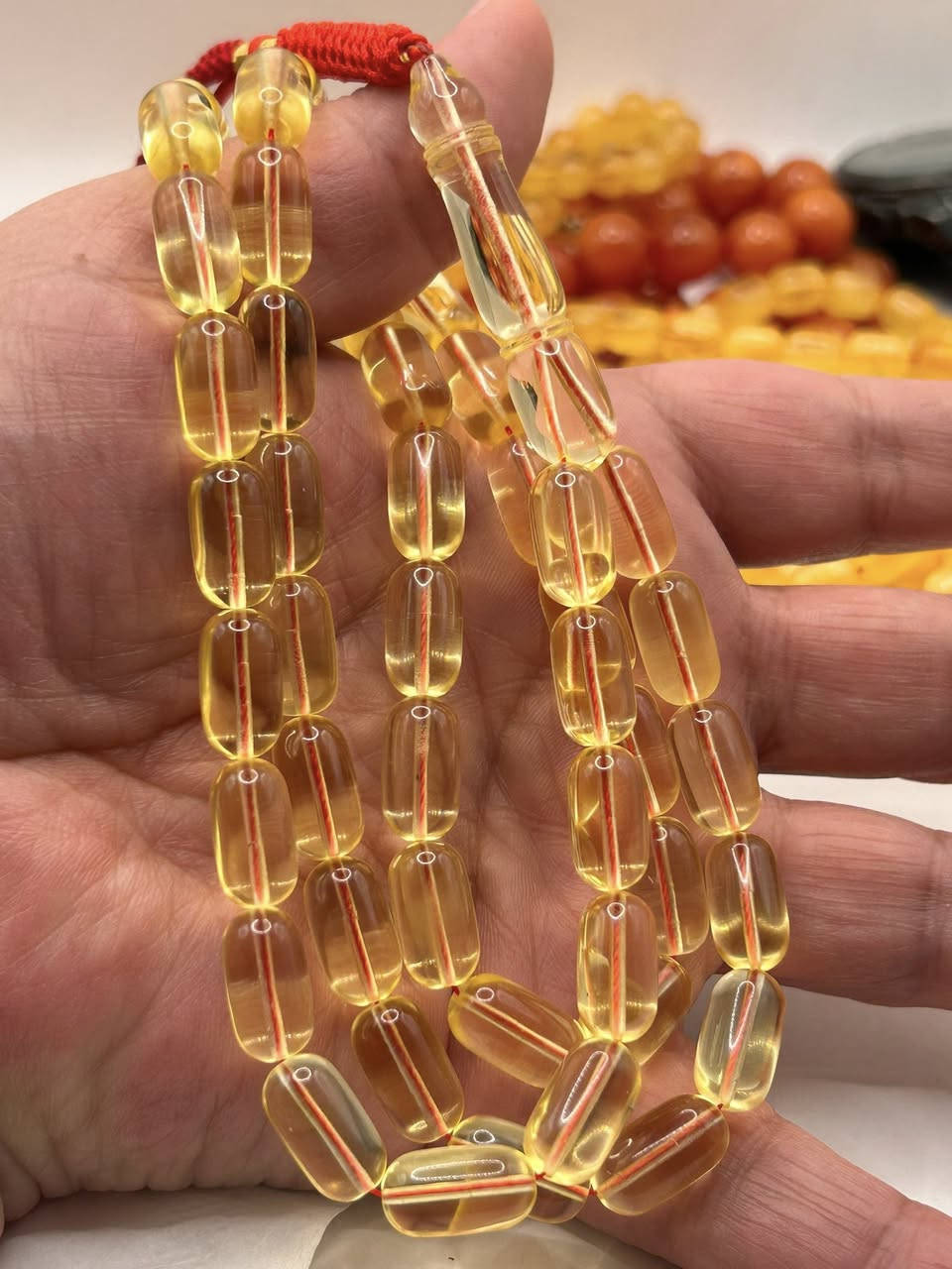 مسباح كهرب حر طبيعي كنغرادي شفاف صافي كرستال نقي مخروط من نكزات الوزن 35.25 غم قياس الحبة 14.50*8.25 ملم عدد الحبات 47 حبه السعر خاص يوجد توصيل للمحافظات كافة.


**إذا كنت صاحب هذا الإعلان وتريد حذفه لأي سبب، رجاءا أرسل رسالة إلى الدعم الفني**