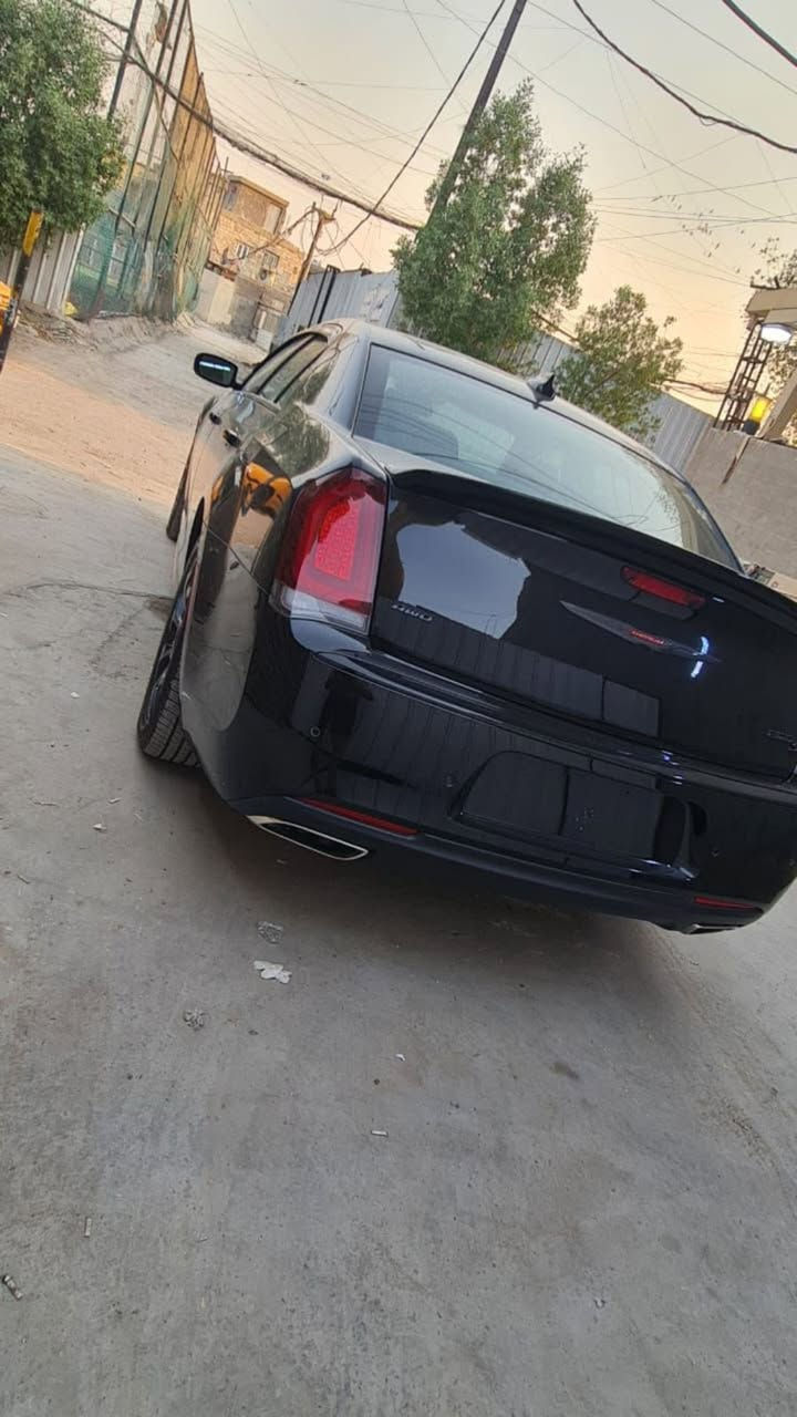 السلام عليكم آخر اصدر اوباما موديل 23فور ويل.   فول موصفات لاخير حادثها سطحي بابتين عكس سائق بدون ايرباك
موصفاتها دمام شفتاف بالستيرن كشنات تدفى تبريد استيرن كهرباء رادرات توقف ذاتي نقطه عمياء فول الخير بانورما 
رقم الهاتف ***********
