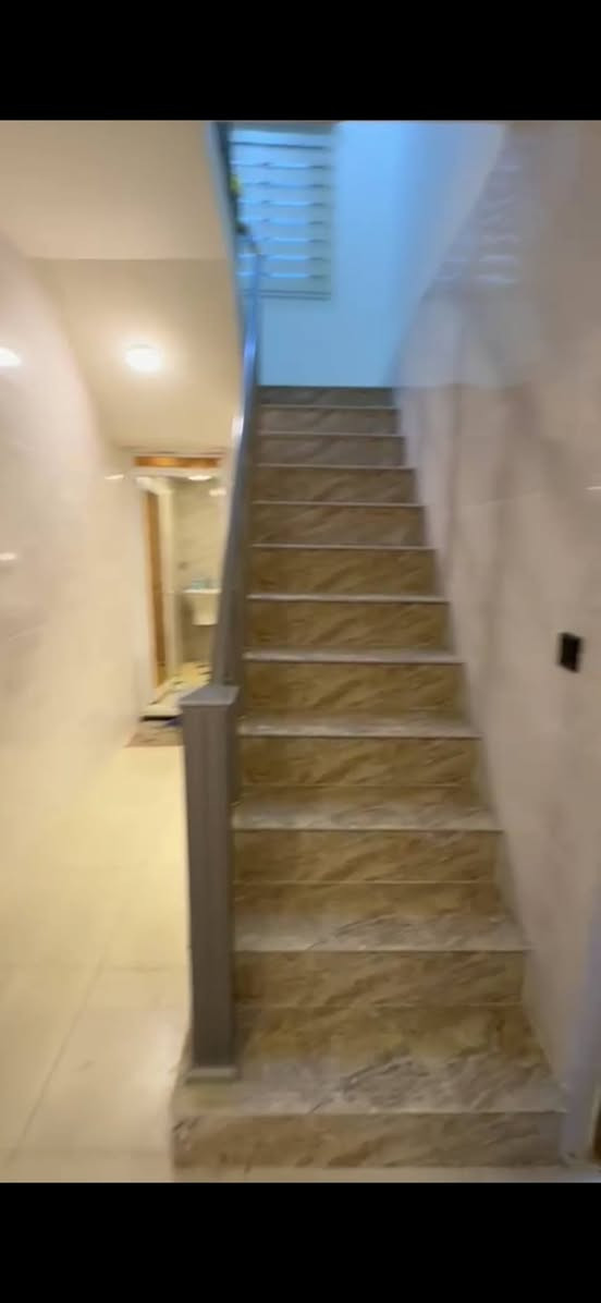 السلام عليكم بيت للبيع مساحة ١٢٠متر واجهة ٦يحتوي علىَ ثلاث غرف نوم وصالة ومطبخ وخدمات بيت جديد موقع ممتاز الرسالة الثالثة خلف شارع قطر الندى الاستفسار على هذا الرقم ***********
