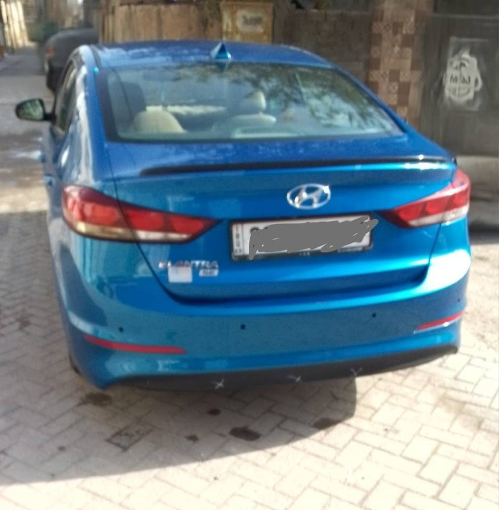 السلام عليكم
إلنترا 2017.
رقم أربيل 
مكينه 2000 دوش
مواصفات SE
بيها جاملغ تصليح وطعجه بالبنيد مبينه بالصور 
مكان السيارة المدينه قطاع 46
السعر 125
مكلف بالنشر 
هاتف ***********
