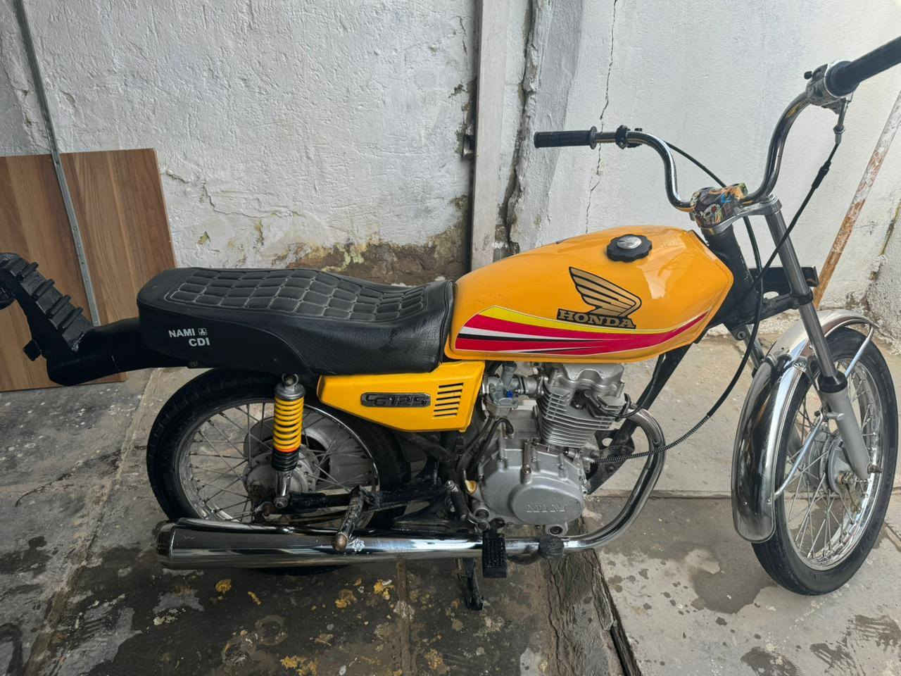 سلام عليكم دراجه للبيع ارشه موديل 15  شوفت عينك نضفته اوراق اصولي مو سكنر العنوان شارع الزهور السعر 500 وبيه مجال للطيبين الرقم ***********
