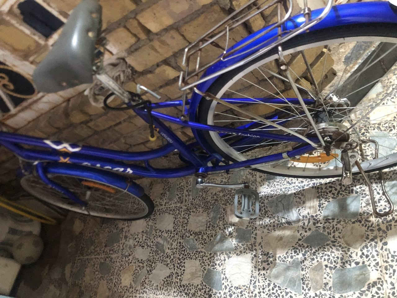 بايسكل للبيع نضيف مستعمل قليل شغال مابي شي السعر75وبي مجال


**إذا كنت صاحب هذا الإعلان وتريد حذفه لأي سبب، رجاءا أرسل رسالة إلى الدعم الفني**