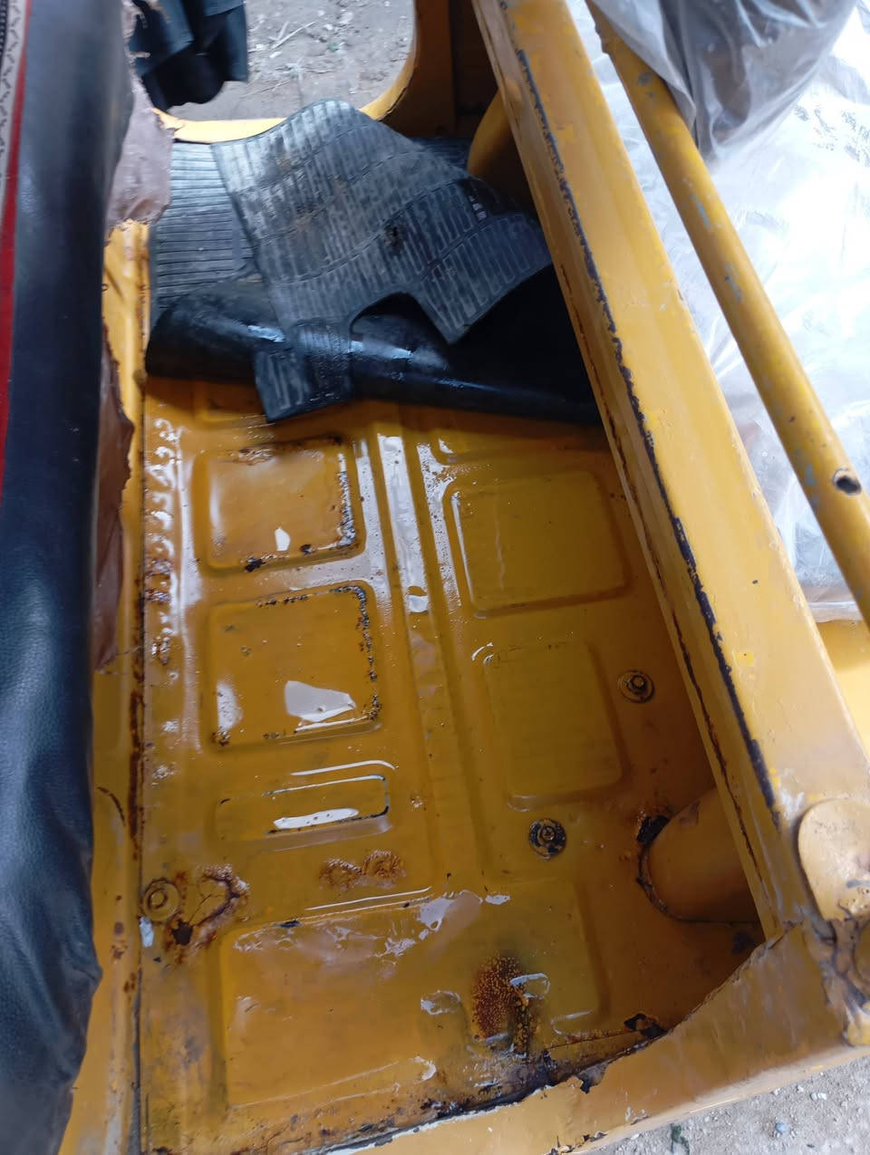 السلام عليكم تكتك موديل 18 اوراق اصولي مكينه 20عشرين تجفيت جديد كهربائيات كلها شقاله تايرات جدد مصبوخه جماليه المكان الحمزه الغربي  *********** رقم الهاتف
