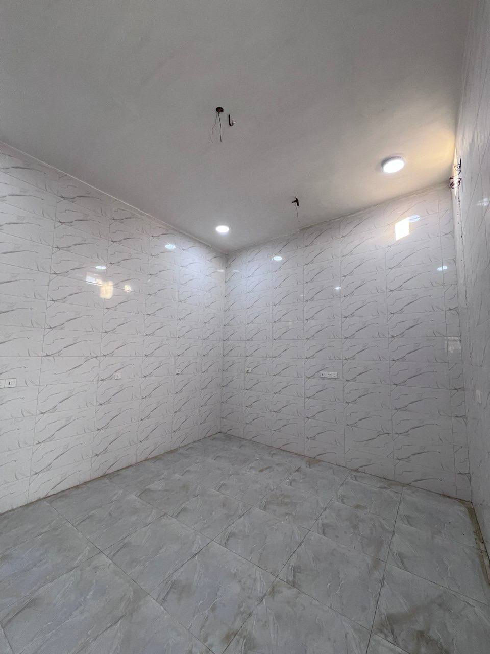دار سكن🏠
دار سكن🏠
......
المساحة/200متر 
......
نوع العقار📑 طابو زراعي عراقي نموذج 25
......
يحتوي على🏗
استقبال/غرفيتن منام/صاله واسعه/مطبخ/صحيات داخليه وخارجيه/كراج 
......
موقع البيت📍
ابي_الخصيب_العوجة_شارع_المقيمين
......
السعر المطلوب💹
90 مليون دينار عراقي وقابل للتفاوض🤝
اللاستفسار***********
