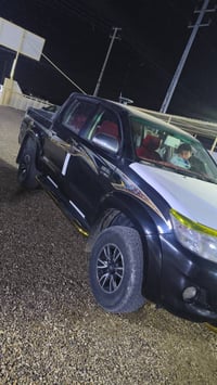 تويوتا هايلكس • للبيع