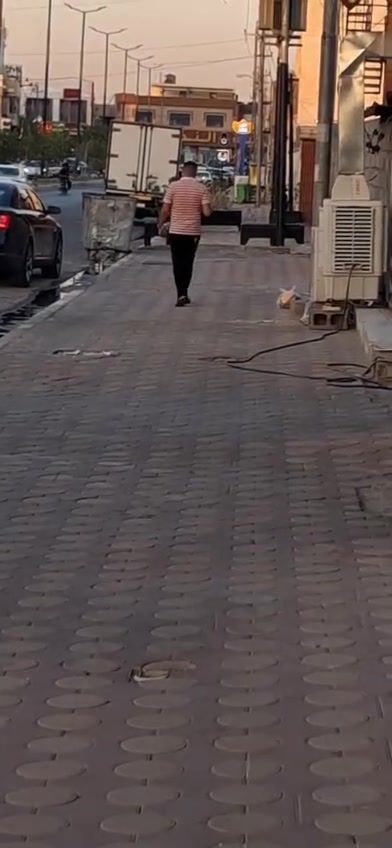 قطعه ارض تجاريه للبيع قرب جامع عثمان رضي الله عنه المساحه ٦٠٠ متر الوجه ٢٠ متر 
نزال ٣٠متر
الاتصال على الأرقام التاليه 
***********
***********
