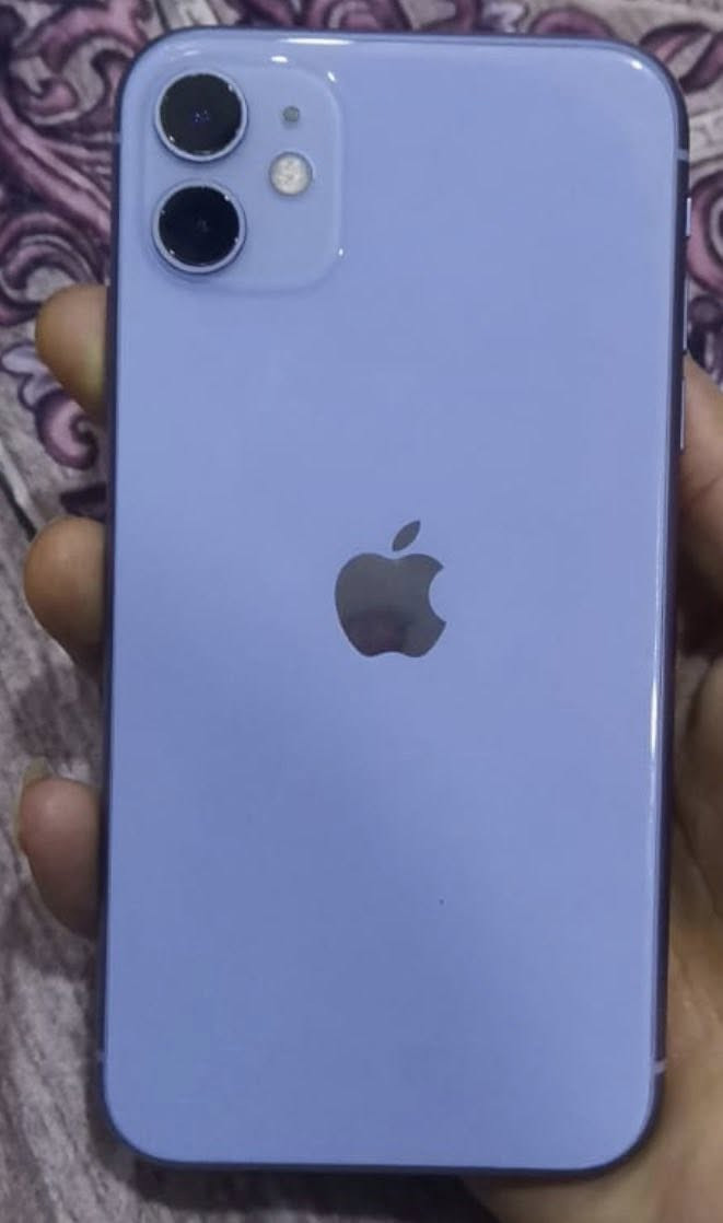جهاز ايفون للبيع 11عادي شرق اوسط ذاكره128بطاريه 79مكاني بغداد رقم ***********
