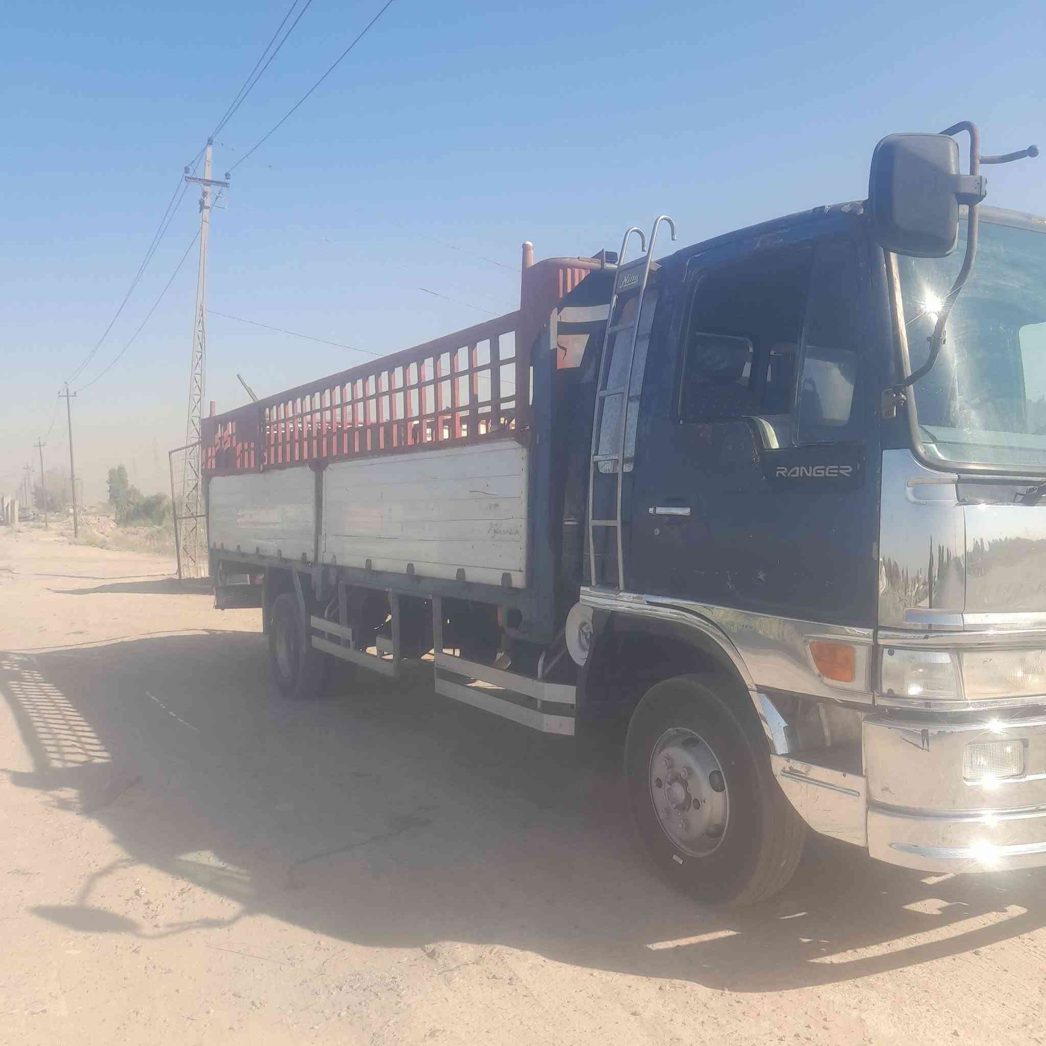 سلام عليكم هينو للبيع موديل 91 محرك 70عادي لاصرف ولا بخار  رقم بغداد طولها6وربع بلادي السعر150وبيه مجال مكان بغداد ناحيه الوحده  ***********

