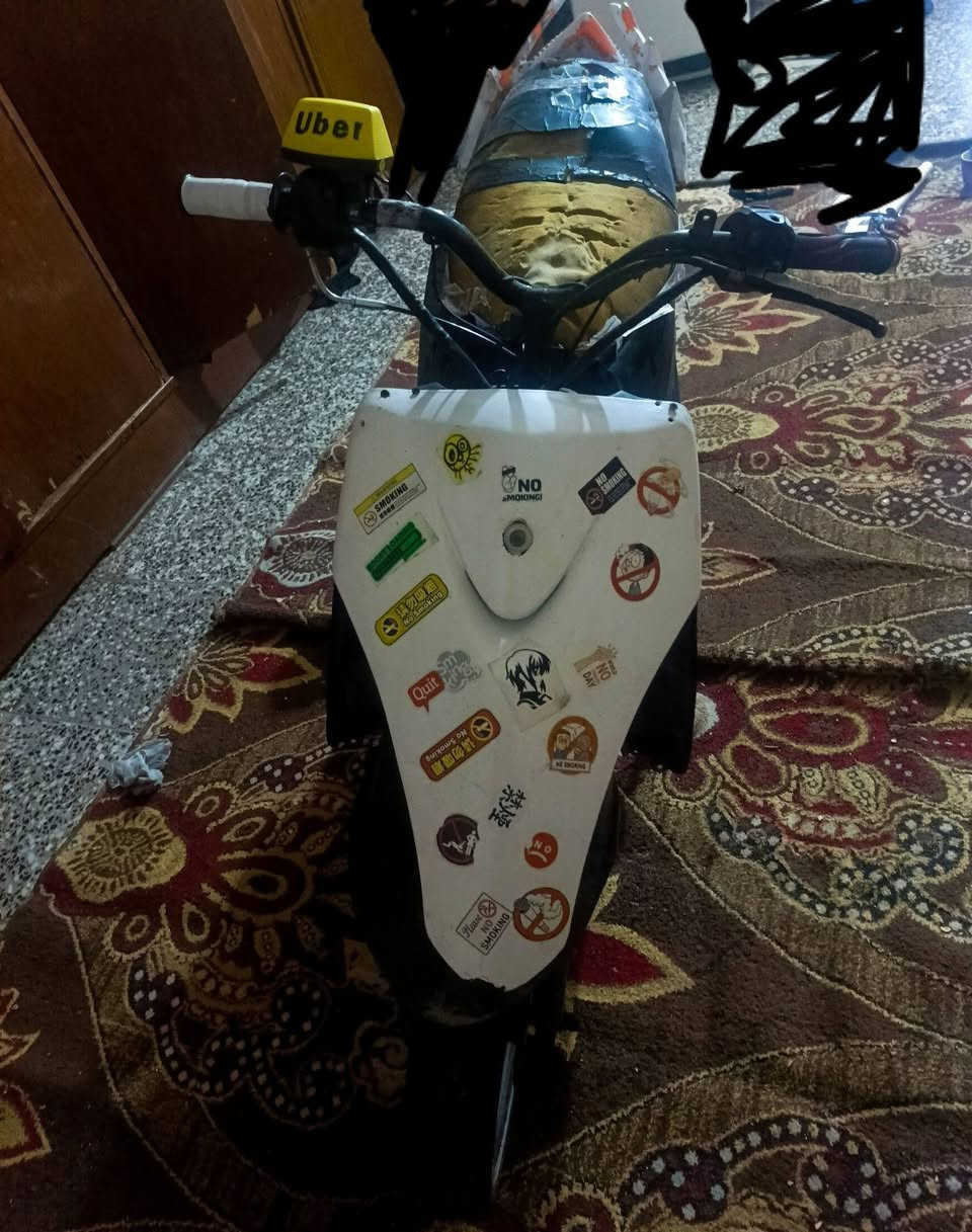 سلام عليكم دراجه للبيع ماكس عدله مال لعب مزوده  شلعه تخبل صالنصه رياضيه شغاله من اول هندر دراجه تشك كاعد الله وكيلك خيط تبخير ما بيها رقمي *********** السعر 300بيها مجال بسيط جماعت 250 رجائاً بدون احراج
