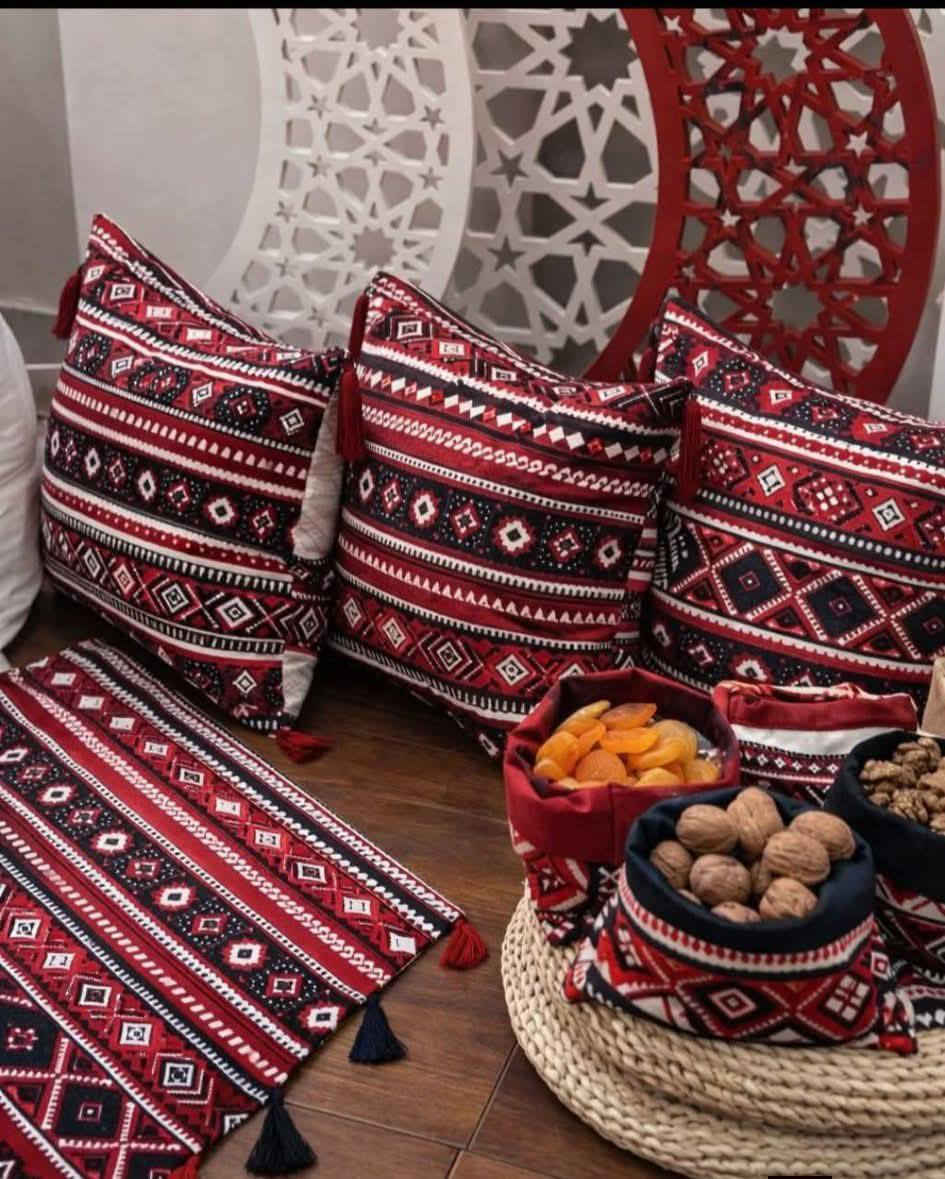 🌙 استقبلوا شهر الخير بلمسات تُبهج الروح.. ✨
"اللهم بلغنا رمضان لا فاقدين ولا مفقودين، وأعنّا فيه على 
الصيام والقيام وحسن العبادة." 🤲🤍

لأن تفاصيل البيت في رمضان هي اللي تصنع الذكريات، وفرنا لكم تشكيلة مفارش  الرمضانية بنقوشها الأصيلة ،

طقم متكامل: 
 مفارش الطاولات، وأغطية الكنب، ومخدات متناسقة لتكتمل لوحة الجمال في منزلكم.. 🏺✨
الأسعار اسفل الصورة 
حجز خاص. 
الحجز ينتهي 10/2


**إذا كنت صاحب هذا الإعلان وتريد حذفه لأي سبب، رجاءا أرسل رسالة إلى الدعم الفني**