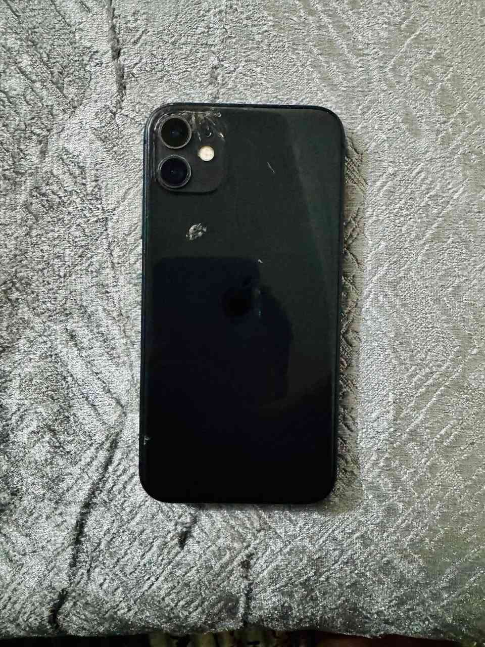 السلام عليكم ايفون ١١للبيع البطاريه٧٧بس شاشه مبدل اصليه نضافه فول السعر٢٠٠وبي مجال هاذا رقمي***********وموجود هم خاص
