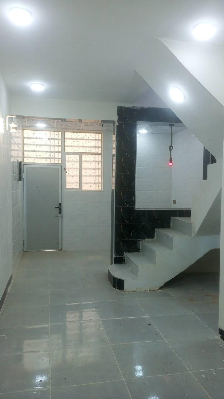 دار للبيع 50م بلنجف بسعر 22مع مجال بناءً طابوق سقف صب للاستفسار
***********8
