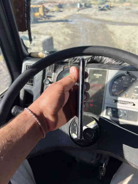 السلام عليكم
جهاز ايفون 11 برو ماكس للبيع 
ذاكره 256 دبل بطاريه95 الجهاز مبدل ضهر فقط استخدام شخصي سعر 380 
و يرهم مراوس ب 12 او 13 وانطي فرق ماكو مشكله
اتصال***********
