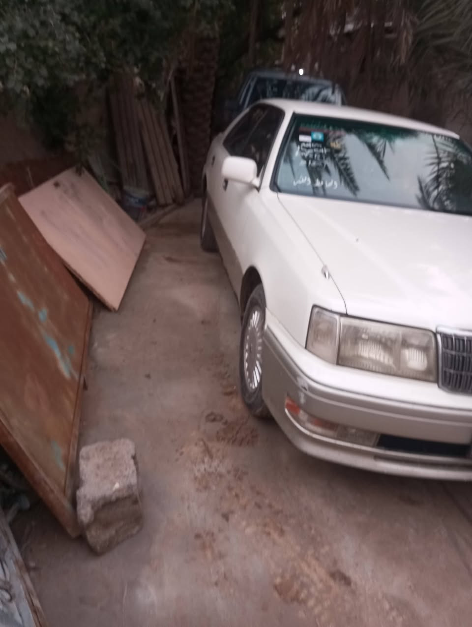 سلام عليكم سياره للبيع
راس ثور رقم انكليزي بصره 
مسستمة قماره ومداكر ورة وصبغ 
محرك 3000
مكان البصره شط العرب السعر 110 رقمي ***********
