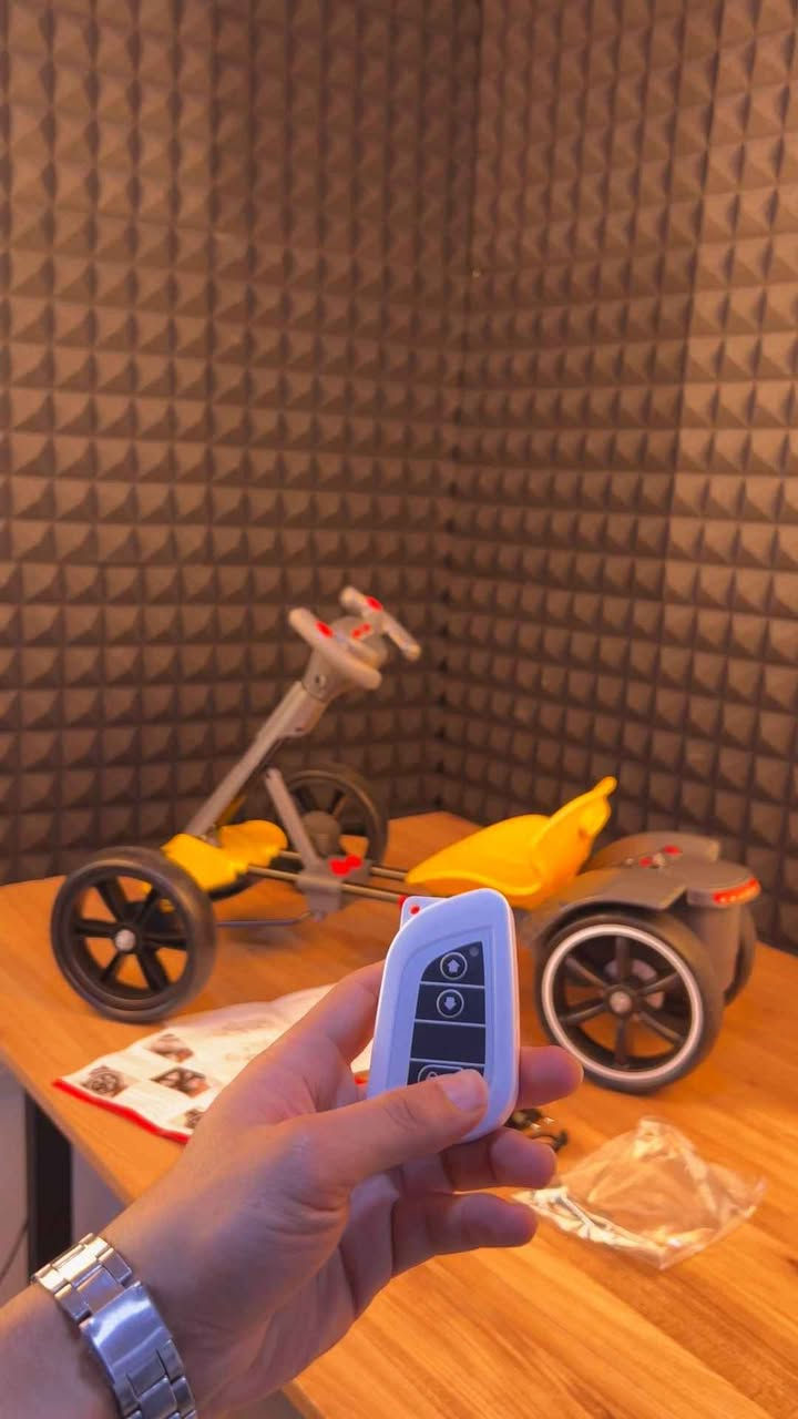 سيارة أطفال كهربائية تخلي طفلك يعيش أجواء القيادة الحقيقية 
تحكم يدوي أو ريموت حتى تبقى مطمئن عليه بكل لحظة 👌

موسيقى مدمجة واتصال بلوتوث لمرح أكثر 🎶

مقعد مريح وعجلات عريضة لثبات وأمان أفضل 🛞

قابلة للطي حتى تخزنها بسهولة بدون ما تاخذ مساحة 

شحن سريع واستمتاع طويل بغداد, العراق


**إذا كنت صاحب هذا الإعلان وتريد حذفه لأي سبب، رجاءا أرسل رسالة إلى الدعم الفني**