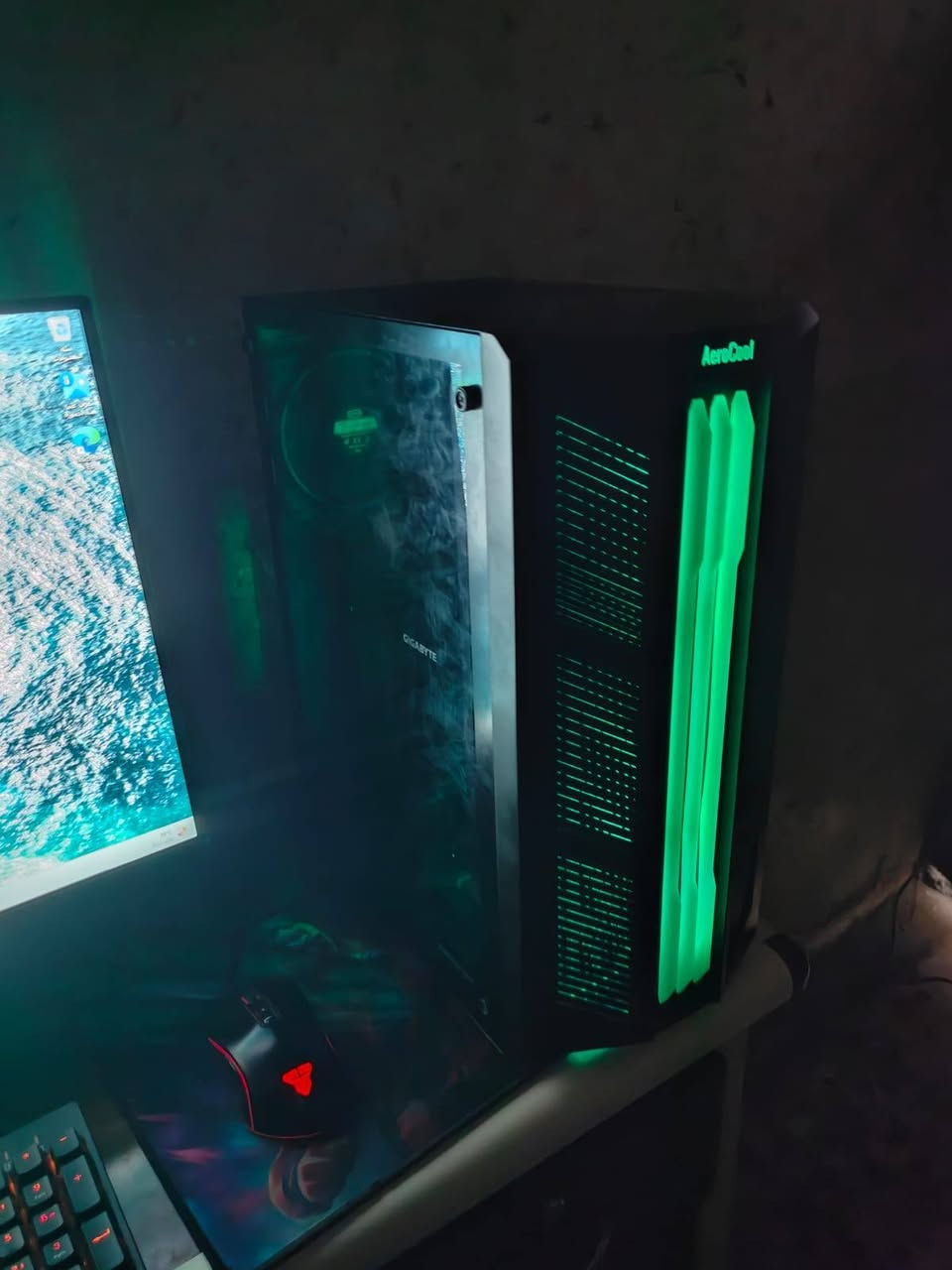 🔹 CPU: Ryzen 5 3600X (6 Cores / 12 Threads)
🔹 GPU: GTX 1660 SUPER 6GB
🔹 RAM: 16GB DDR4
🔹 SSD: 128GB M.2
🔹 HDD: 1TB
🔹 OS: Windows 11
✅ مناسب لـ PUBG, Warzone, Valorant, CS2, GTA V وغيرها
✅ أداء ممتاز على دقة 1080p
✅ الجهاز نظيف وشغال بدون مشاكل
✅ إقلاع سريع وتحميل ألعاب أسرع بفضل SSD M.2
💰 السعر: 600,000 دينار
📍 بغداد
📞 ***********
للاستفسار أو الحجز يرجى الاتصال أو المراسلة على الرقم أعلاه.
