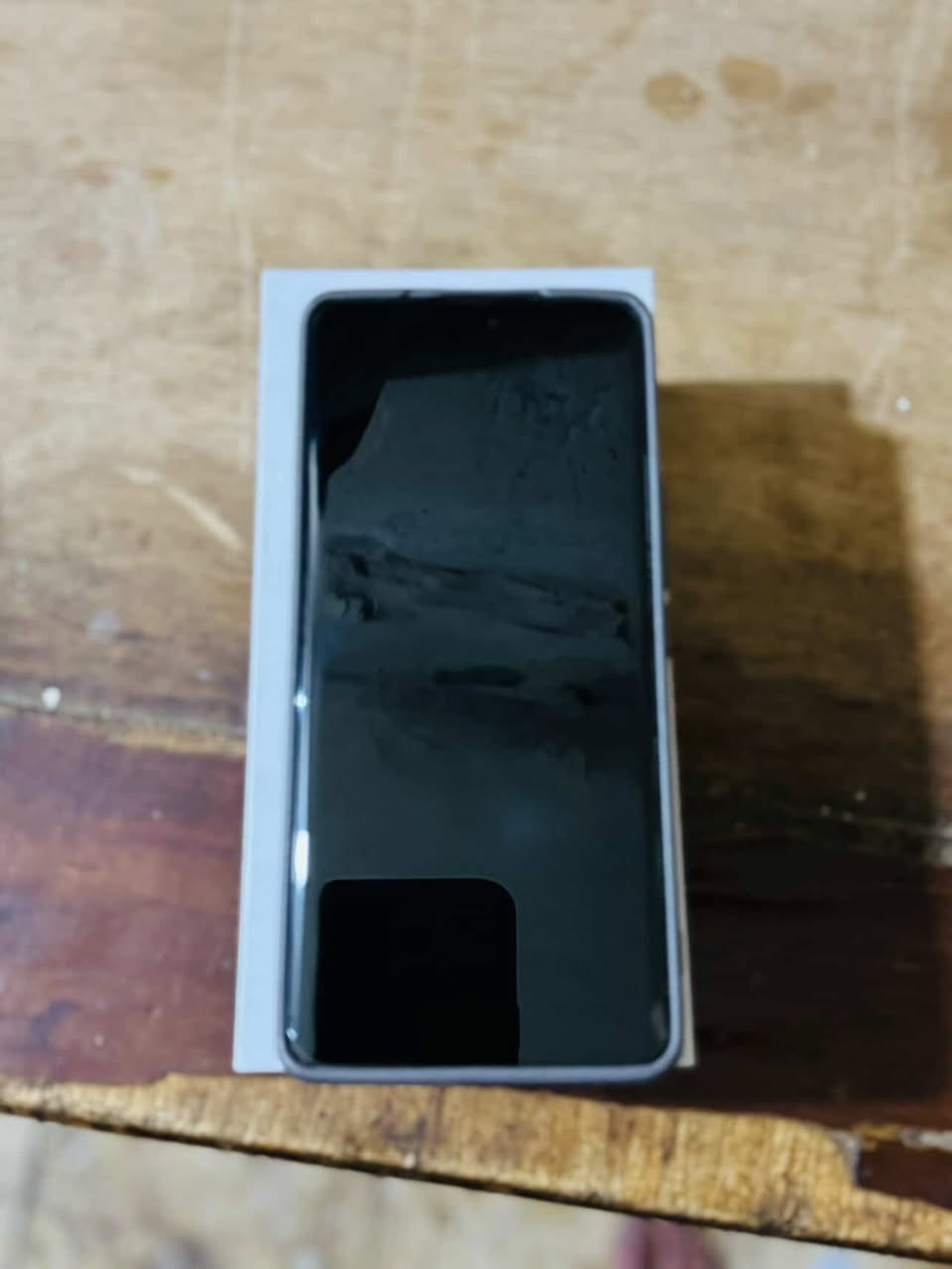 السلام عليكم
هونر X9C 5g. 
هونر اكس 9سي فايف جي 
بس مفتوح من الكارتون استخدام قليل كلش 
استخدام 4ايام 
ذاكرته 256
شاحنته ما مفتوحه 
ماخذينه كسر باكيت 
السعر ب 325وبي مجال قليل 
مكلف بل نشر 

هاذ راعي الجهاز ***********
