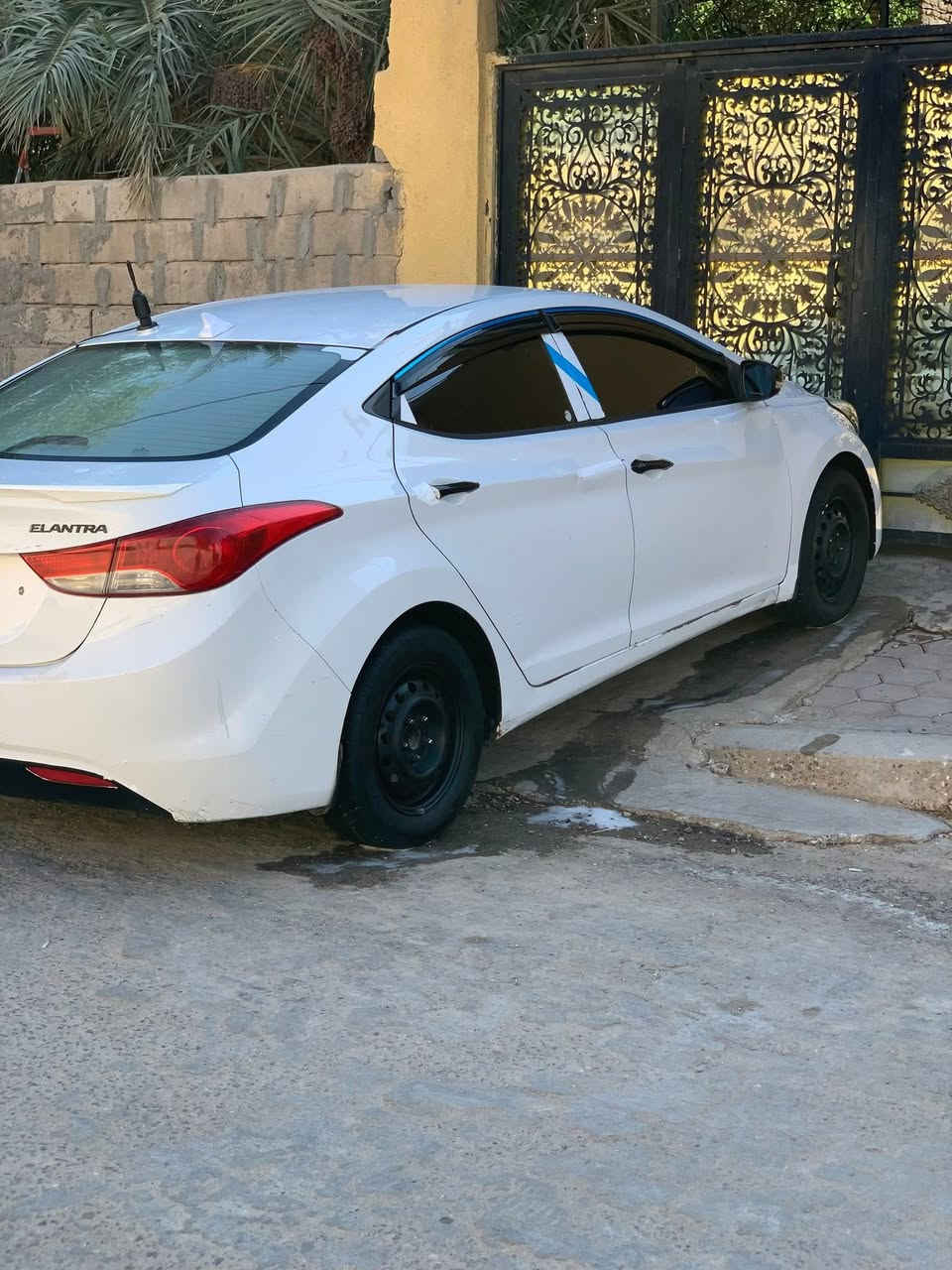 السلام عليكم النتره موديل 12 خليجيه محرك 1600 دوش  سابقاً كفاله عامه ماعده البنيد مفتوح ومصبوغ وحالياً اني صار عندي الحادث الي بيها هسه مثل ما موضح بالمنشور صور حادثها مبينات وواضحات كدامك سياره خليجيه موديل 12 محرك كير حداديه تبريد تدفئى خير من الله باتري جديد راديتر جديد لايت زينون ناصي عالي 
سعر السياره 95 مكان السياره في البصره رقم تلفون *********** واذا عندك مراوس اراوس
