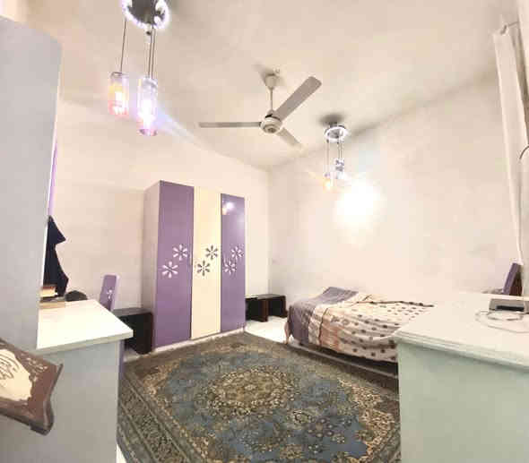 السلام عليكم
 دار للبيع  زراعي سند ٢٥ بناء ٢٠١٤ 
الموقع ٧ ابكار الزراعي المقابيل مركز شرطة 
صليخ
محلة ٣٤٠
زقاق ٥٦
دار ٥٨ 
منطقة مبلطة كاملة مكملة 
المساحة ٩٠ متر واقع حال ١١٥ متر 
 مع حديقة ٢٥ متر
واجهة ٩ نزال ١٠ 
عرض شارع ٣ متر الشارع مفتوح من جهتين 
يحتوي على  ٣ غرف نوم + ٣ حمام+مطبخ +صالة 
كل غرفة ٤*٥ 
للاستفسار ***********
السعر ٢٠٠ مليون
