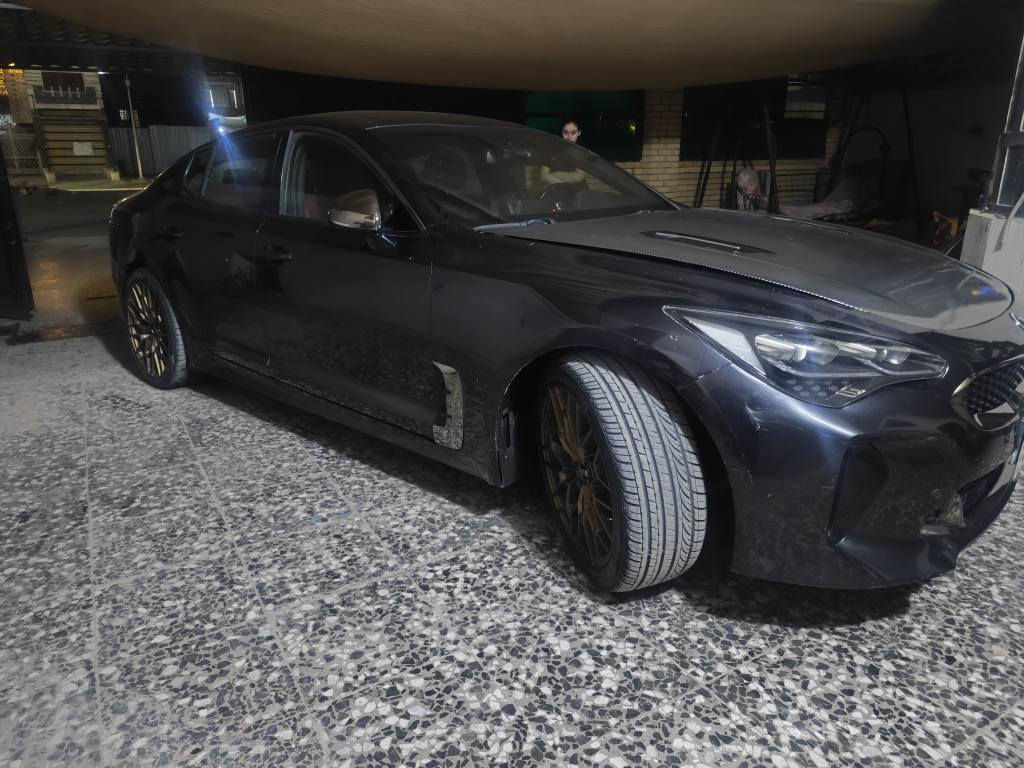 🚗 للبيع – كيا ستنكر 2021 GT-Line فول مواصفات
فرصة مميزة لعشاق السيارات الرياضية الفخمة ✨
Kia Stinger 2021 GT-Line أداء رياضي وتصميم أنيق يجمع بين القوة والراحة.
📍 المواصفات:
موديل: 2021
النوع: كيا ستنكر – GT Line
المحرك: 4 سلندر تيربو
الرقم: أربيل
اللون: نفطي مميز
الممشى: 83 ألف ميل
⚙️ التجهيزات والمميزات:
سقف بانوراما
مقاعد جلد مع تدفئة (Seat Heating)
نظام Auto Stop لتوفير الوقود
شاشة كبيرة متعددة الوظائف
شاحن لاسلكي (Wireless Charger)
حساسات وكاميرات
نظام قيادة رياضي
تأثيرات Two Size رياضية
🔧 الحالة:
حادثها جاملغ جهة الراكب وبنيد وتم إصلاحها
إيرباك الستيرن فقط طاك وتم إرجاع سستم السيارة
السيارة إدامة كاملة
دهن كير جديد بدون أي نقص
دهن نظيف مع نانو كوتينغ (Nano Coating) لحماية الطلاء
💰 السعر المطلوب:
19,500 دولار وقابل للتفاوض للجادين.
🔄 ممكن المراوس مع سيارة بيك أب حسب حكم الشغل.
📞 للاستفسار:
***********
📲 واتساب متوفر بغداد, العراق

