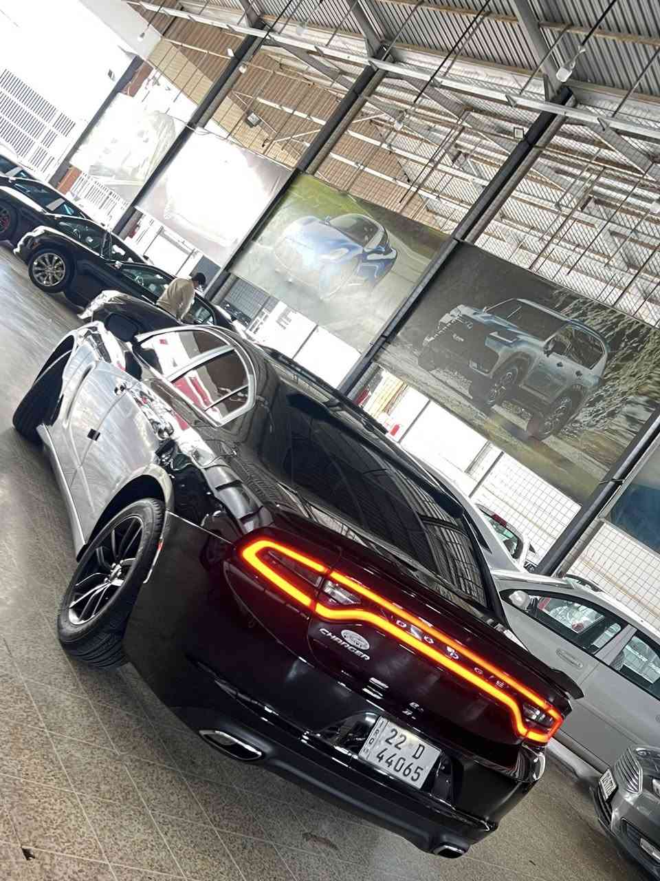 دؤج جارجر ٢٠١٦سيارة كلين
فول مواسفات 
سيارة بدون سبغ بدون بارد 
بس واحيد شخط صغير بي 
محرك حدادية كلة بشرت 
تبريت كلة بشرت ٤ تيارات جديد 
سيارة رقم سنةوية هزةكلة جديد
سيارة حلوو سيارة جديدة 
بدون سبغ بدون بارد 
گير محرك كلة برشت 
***********عندي واتساب
